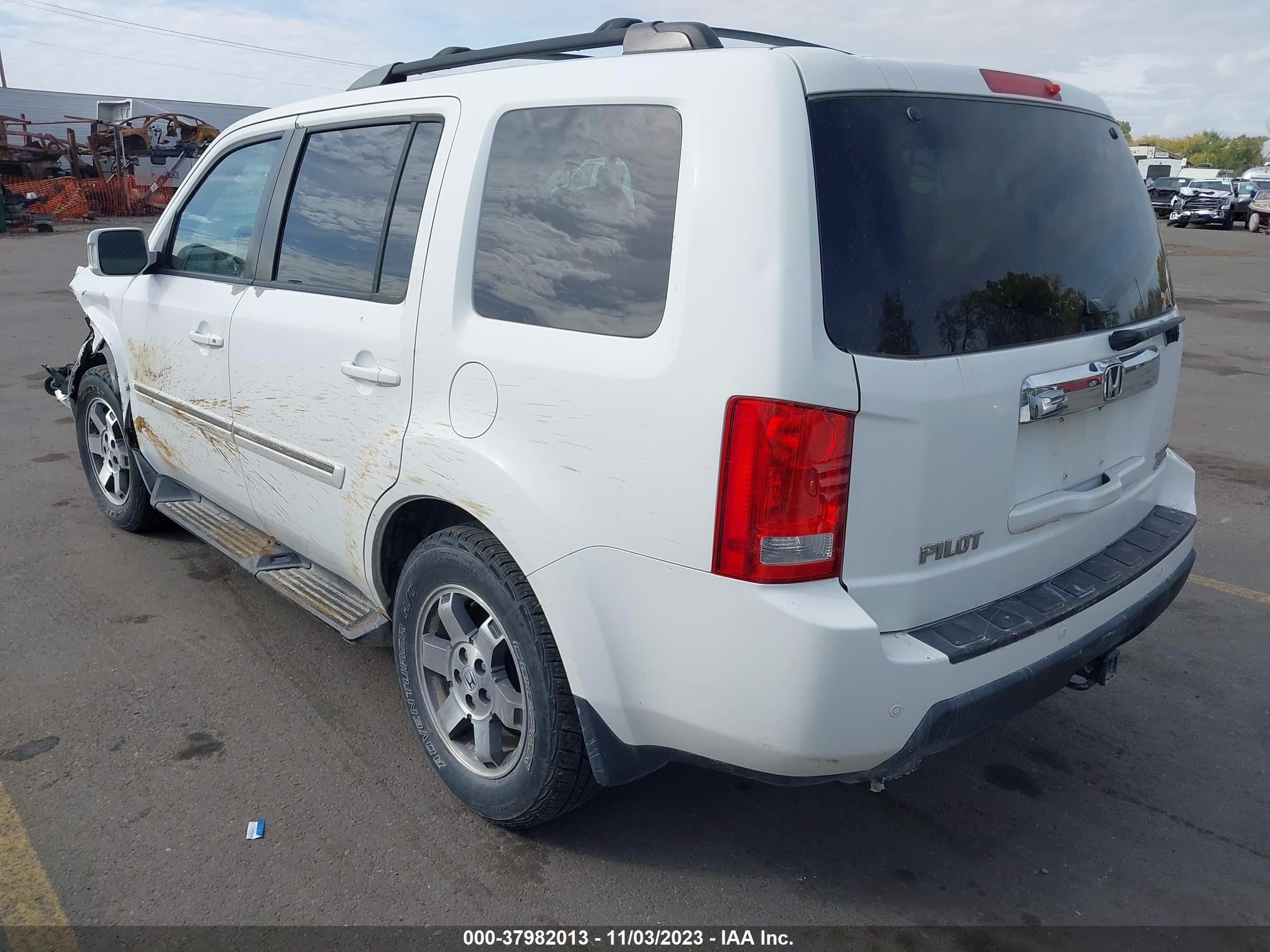 Photo 2 VIN: 5FNYF48939B050983 - HONDA PILOT 