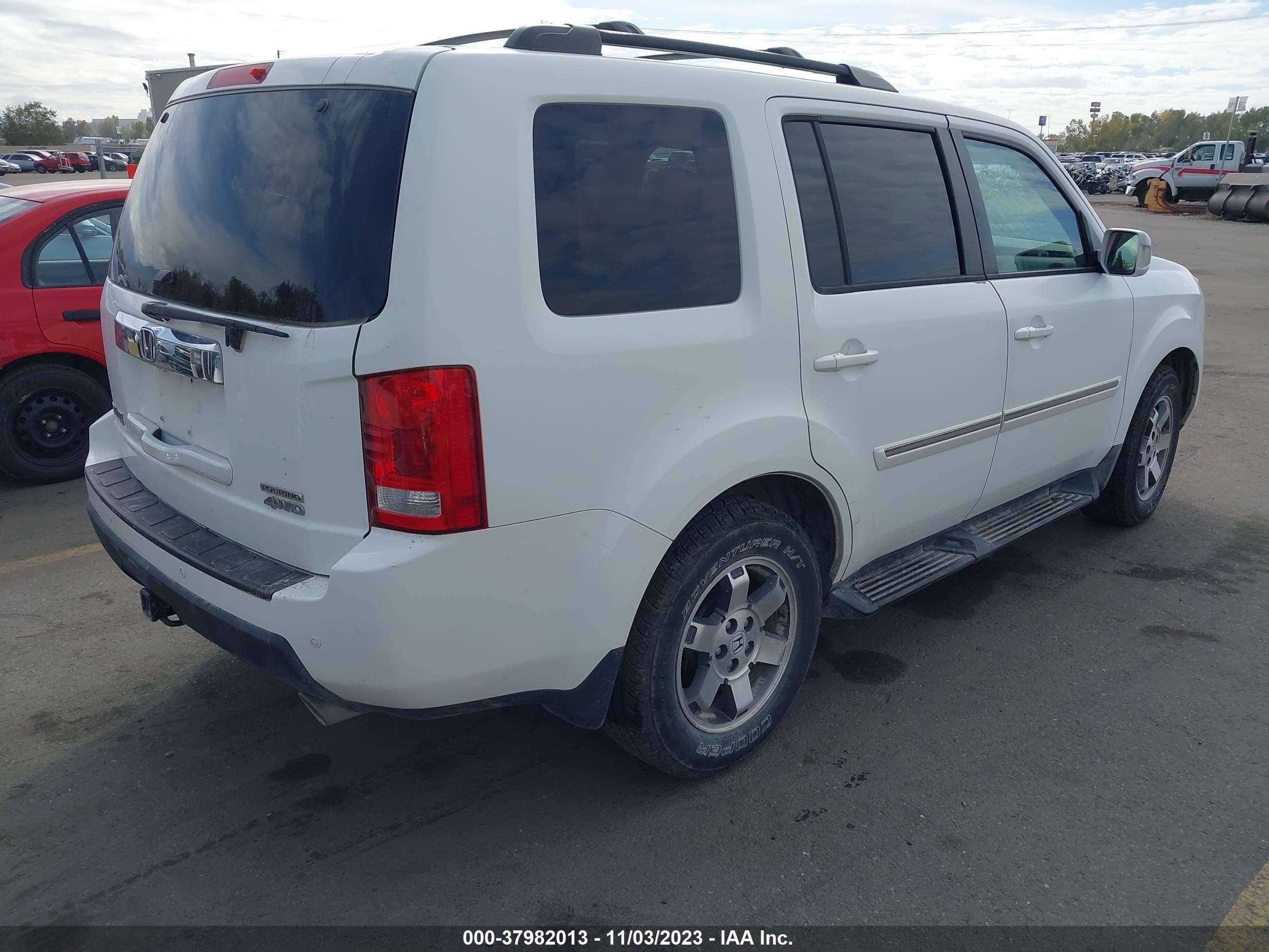 Photo 3 VIN: 5FNYF48939B050983 - HONDA PILOT 