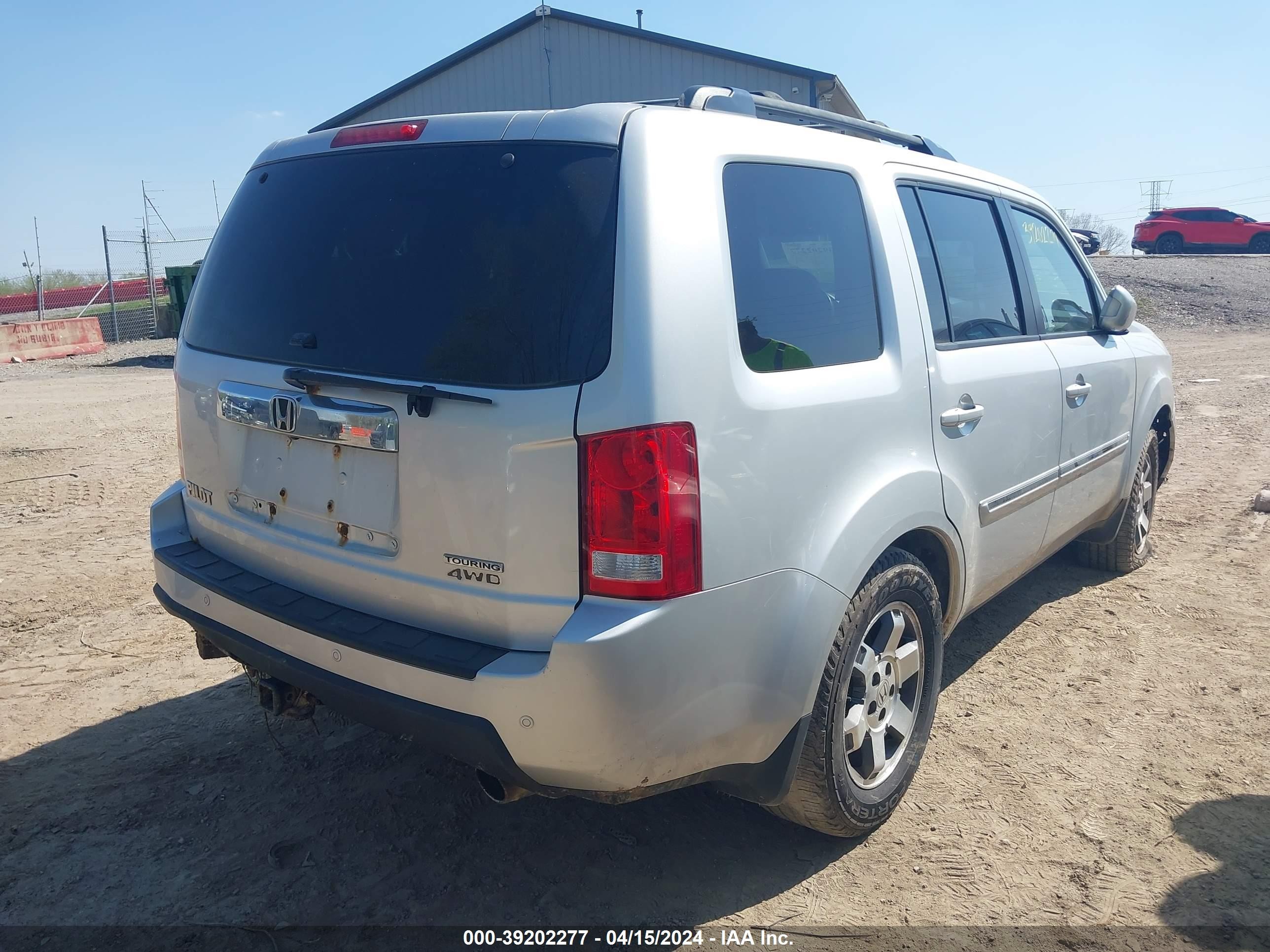 Photo 3 VIN: 5FNYF48989B002914 - HONDA PILOT 