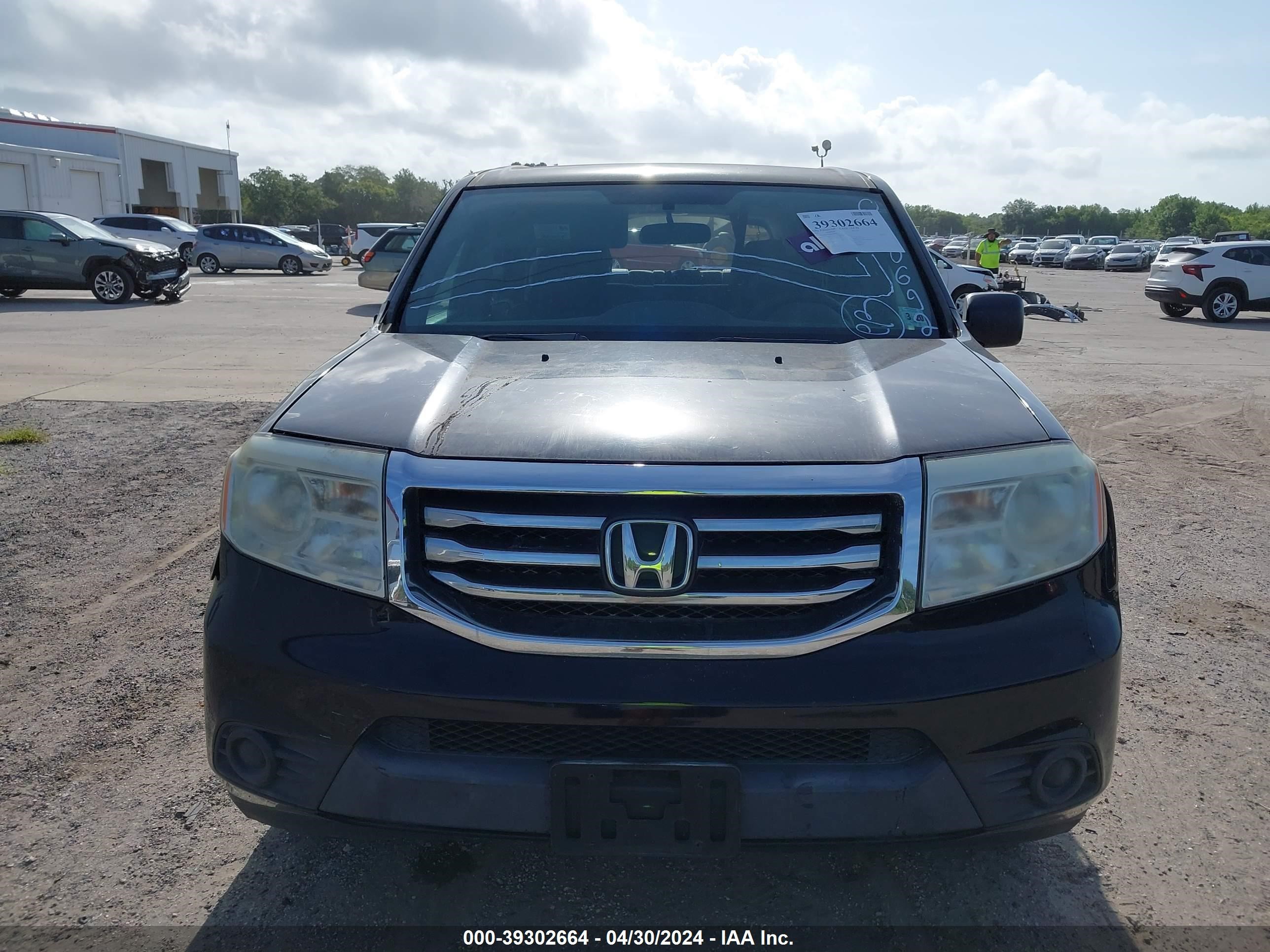 Photo 11 VIN: 5FNYF4H20FB038692 - HONDA PILOT 