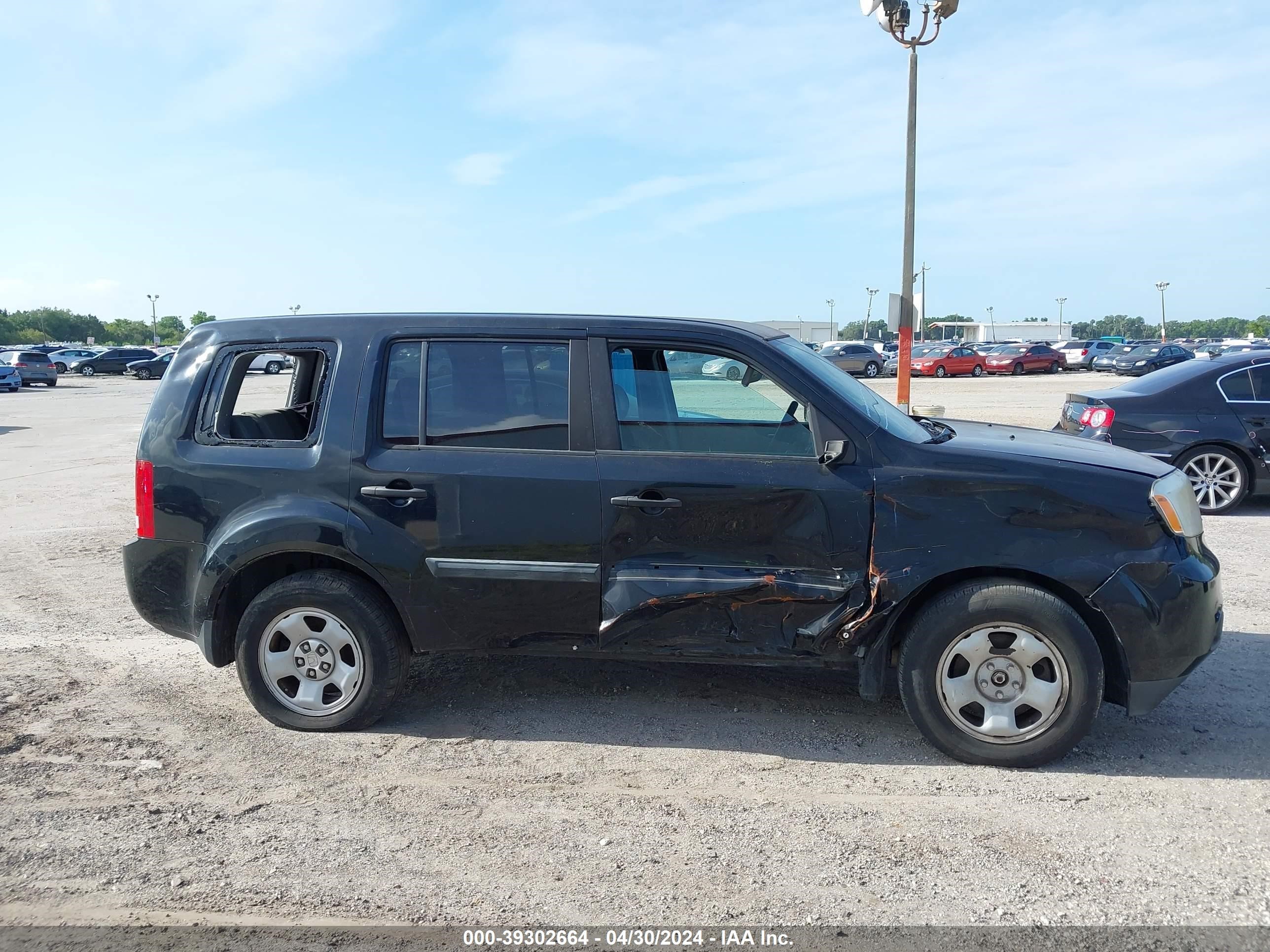 Photo 12 VIN: 5FNYF4H20FB038692 - HONDA PILOT 