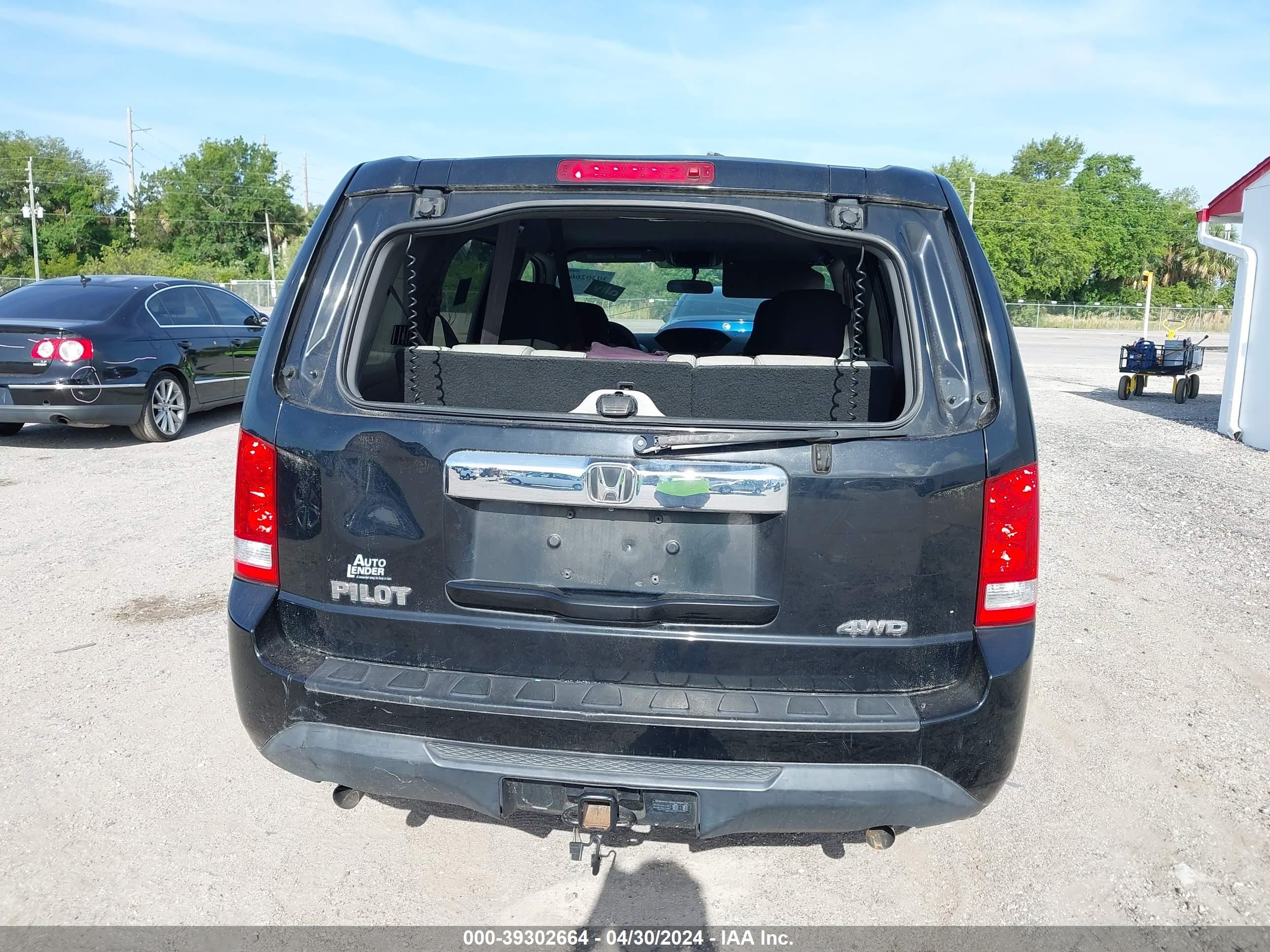 Photo 15 VIN: 5FNYF4H20FB038692 - HONDA PILOT 