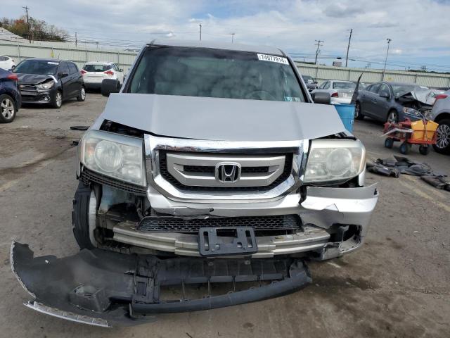 Photo 4 VIN: 5FNYF4H21BB068438 - HONDA PILOT LX 