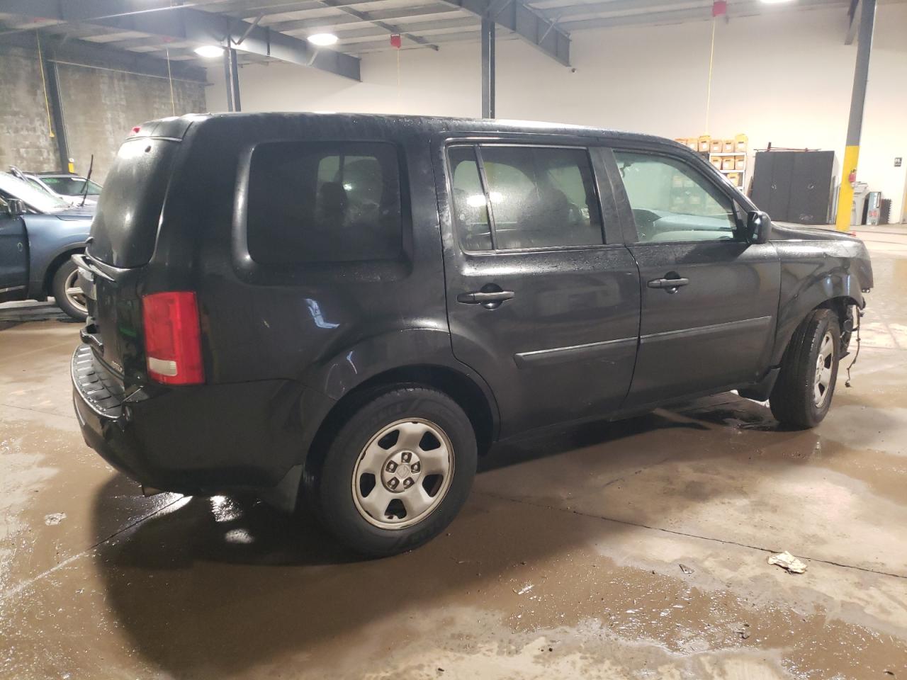 Photo 2 VIN: 5FNYF4H21EB050199 - HONDA PILOT 