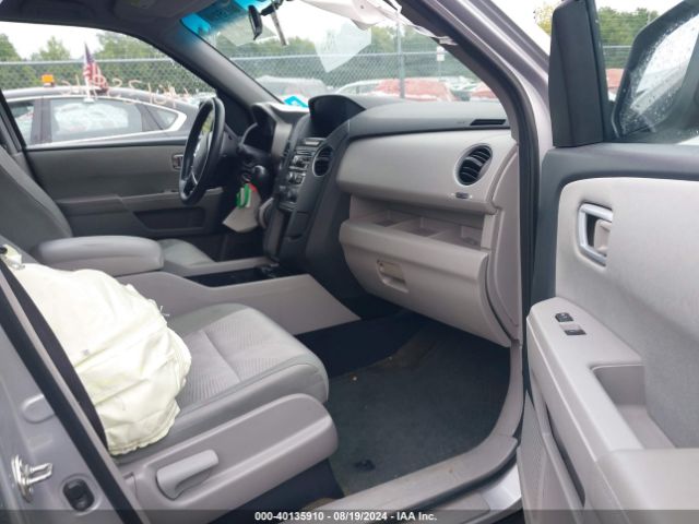 Photo 4 VIN: 5FNYF4H22FB032683 - HONDA PILOT 