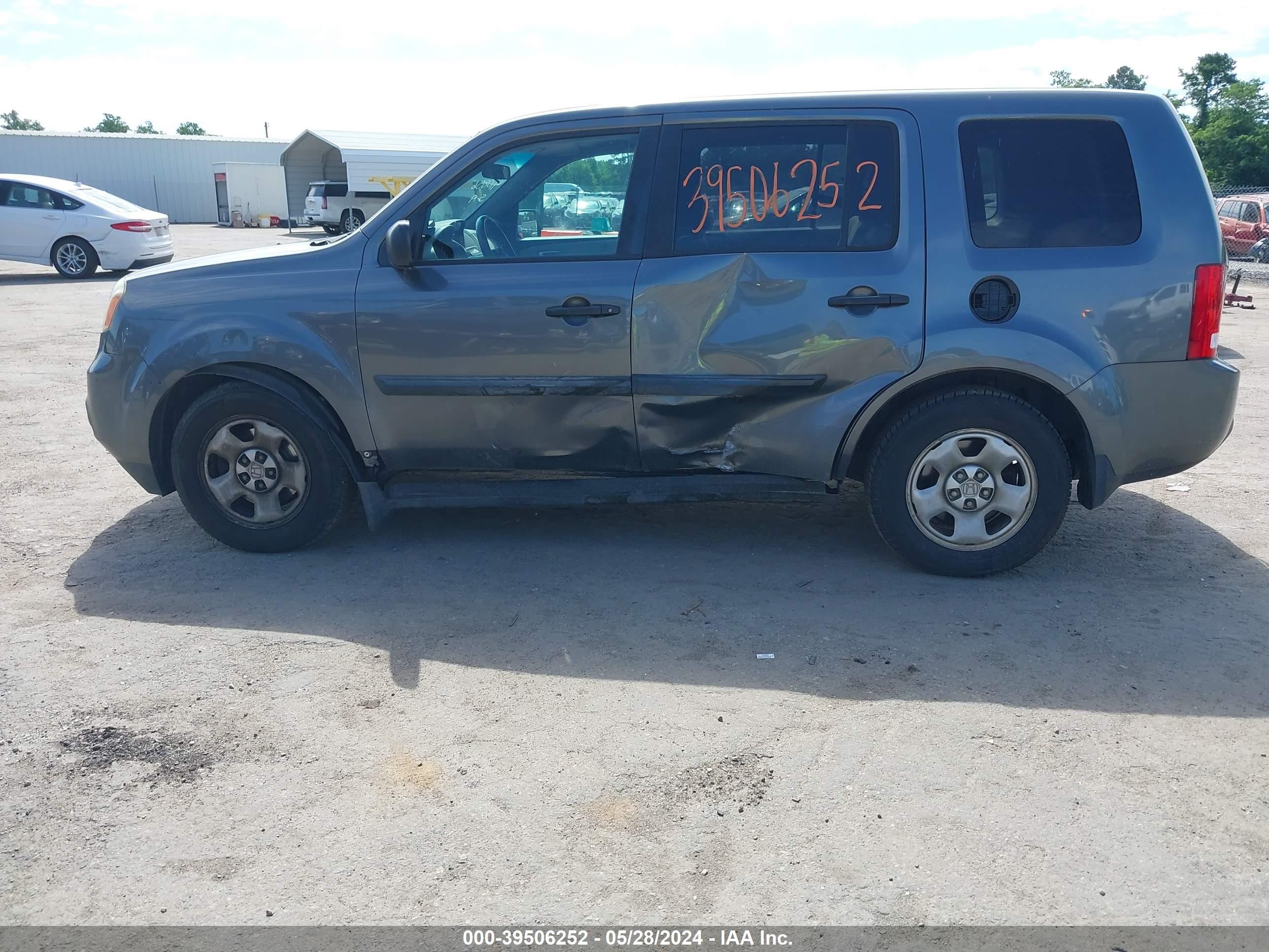 Photo 5 VIN: 5FNYF4H24DB056979 - HONDA PILOT 