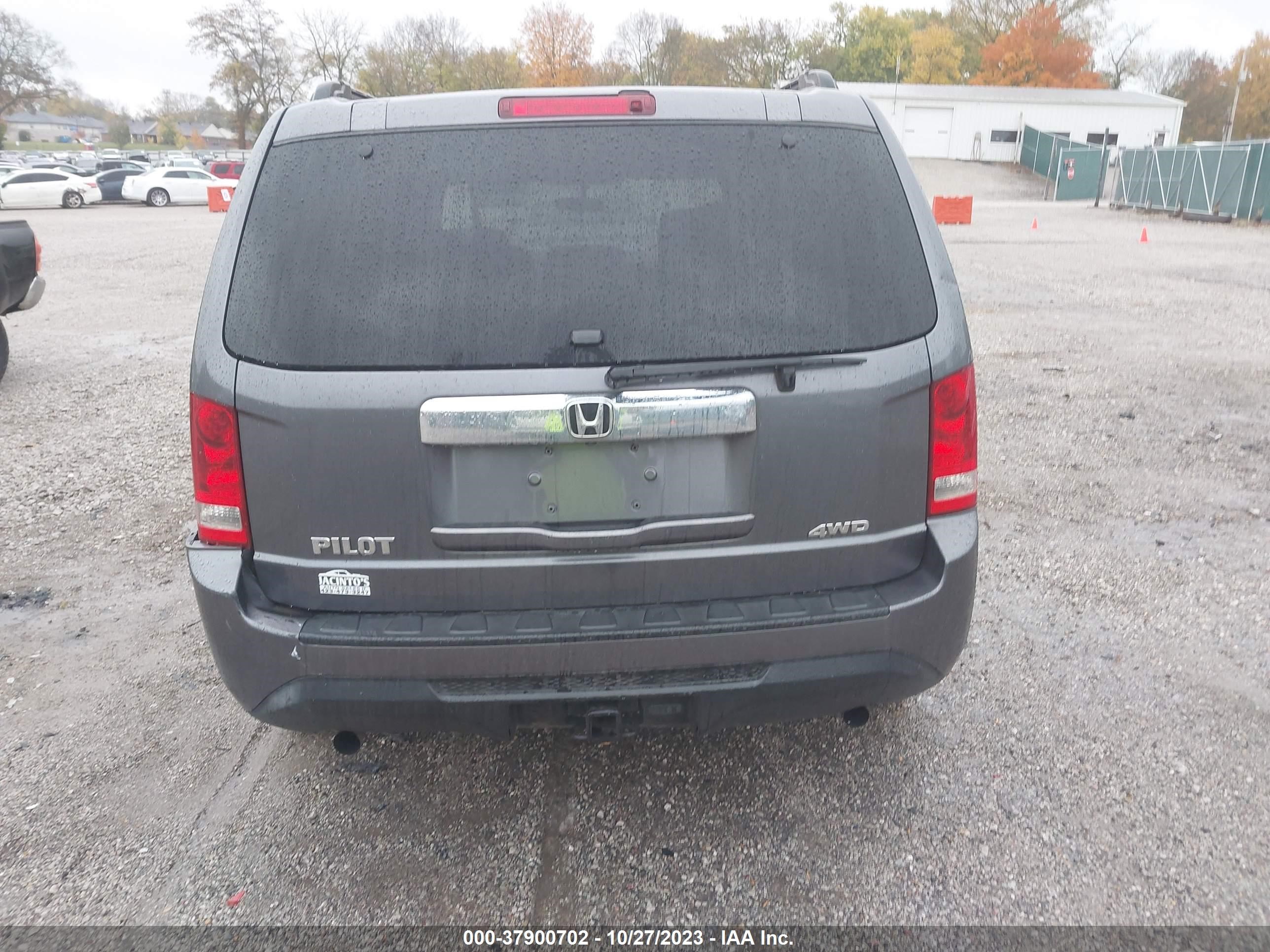 Photo 15 VIN: 5FNYF4H27FB025437 - HONDA PILOT 