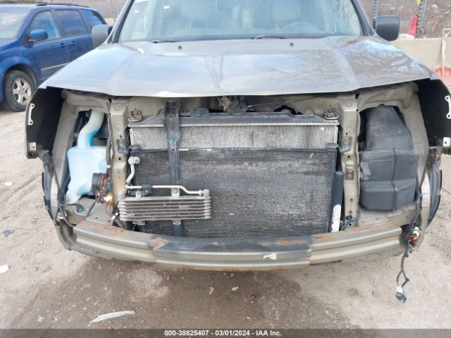 Photo 5 VIN: 5FNYF4H2XBB047975 - HONDA PILOT 