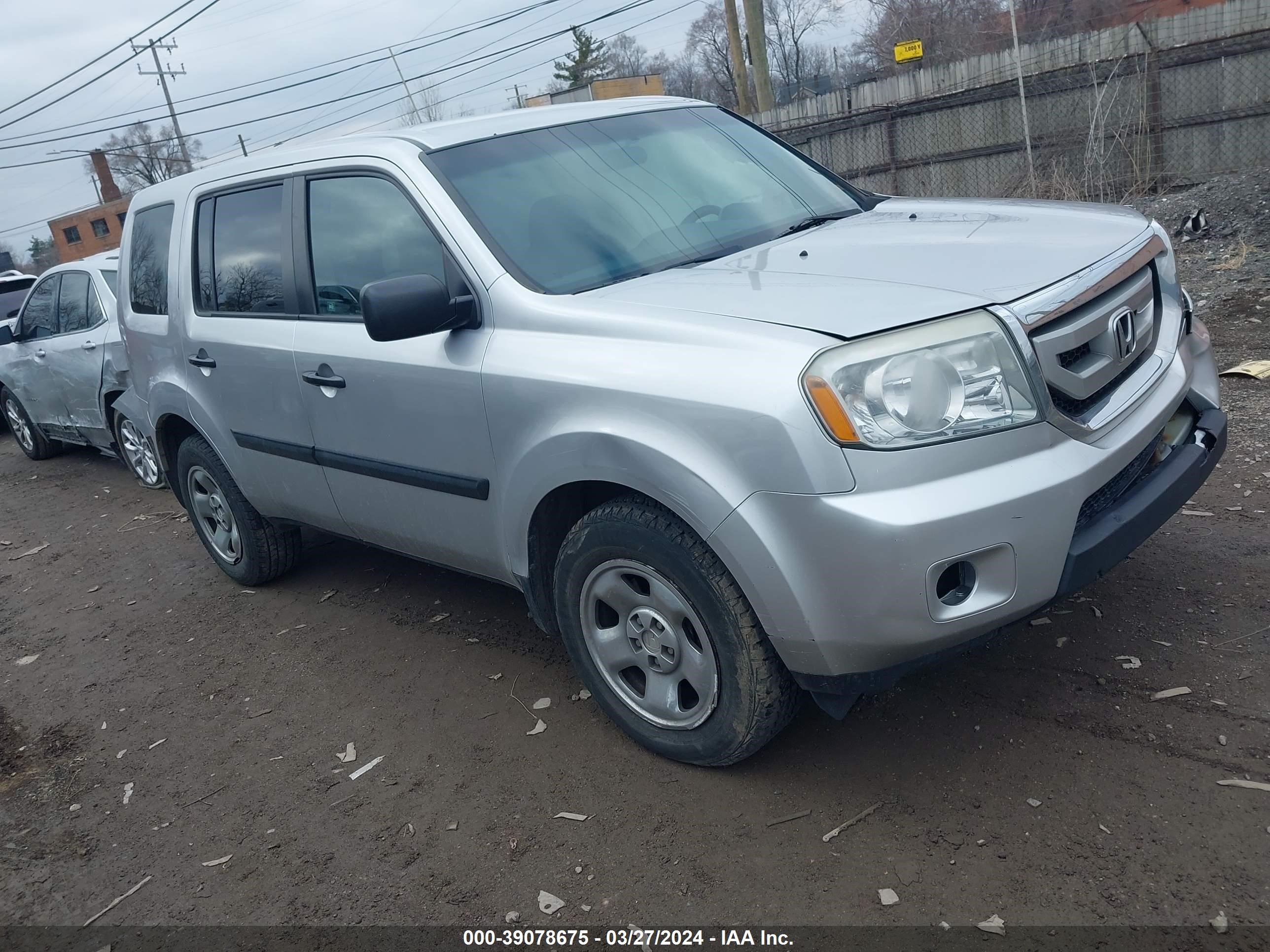 Photo 0 VIN: 5FNYF4H2XBB101632 - HONDA PILOT 