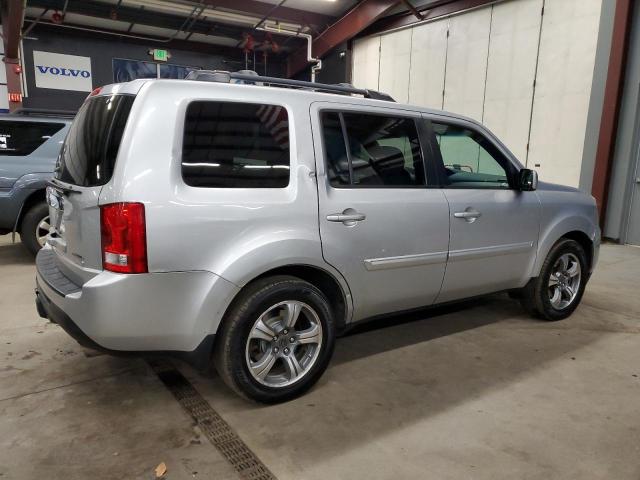 Photo 2 VIN: 5FNYF4H30FB007998 - HONDA PILOT SE 