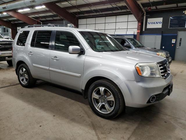 Photo 3 VIN: 5FNYF4H30FB007998 - HONDA PILOT SE 