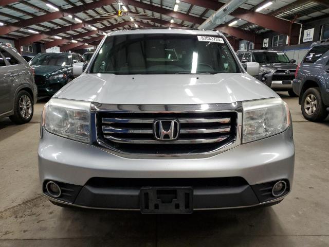 Photo 4 VIN: 5FNYF4H30FB007998 - HONDA PILOT SE 