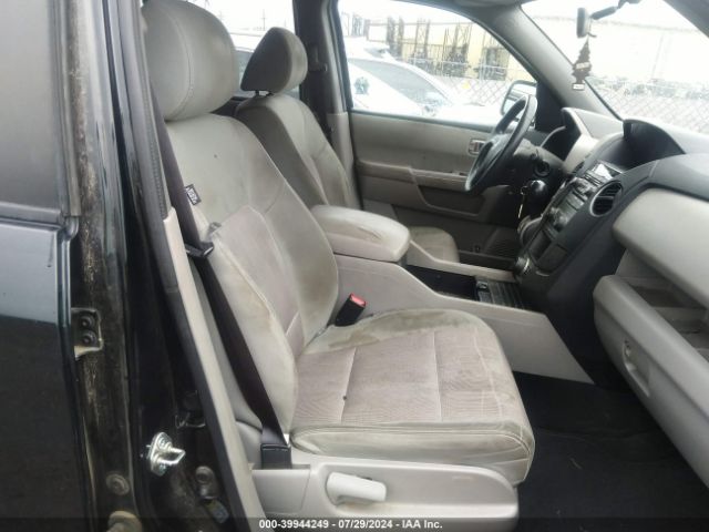 Photo 4 VIN: 5FNYF4H32FB017934 - HONDA PILOT 