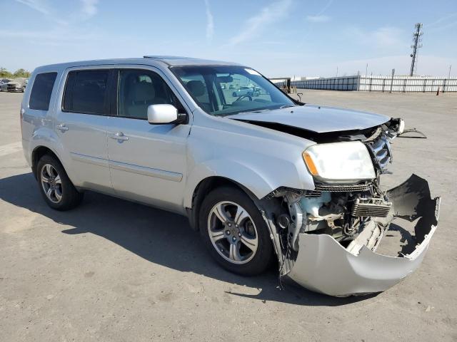 Photo 3 VIN: 5FNYF4H32FB034295 - HONDA PILOT SE 