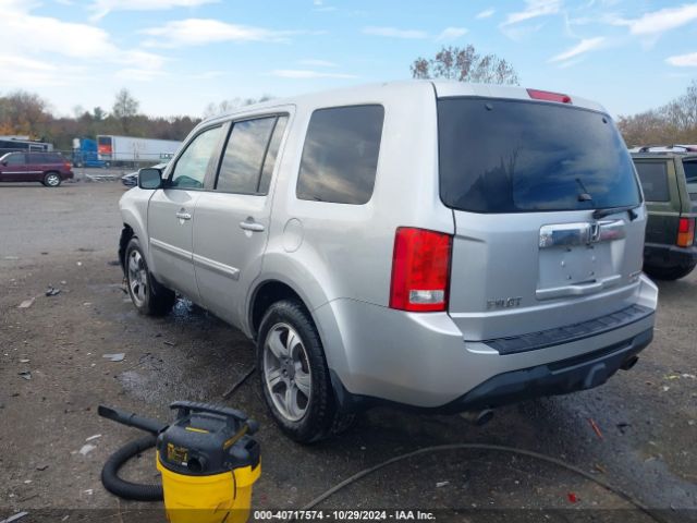 Photo 2 VIN: 5FNYF4H33FB077141 - HONDA PILOT 