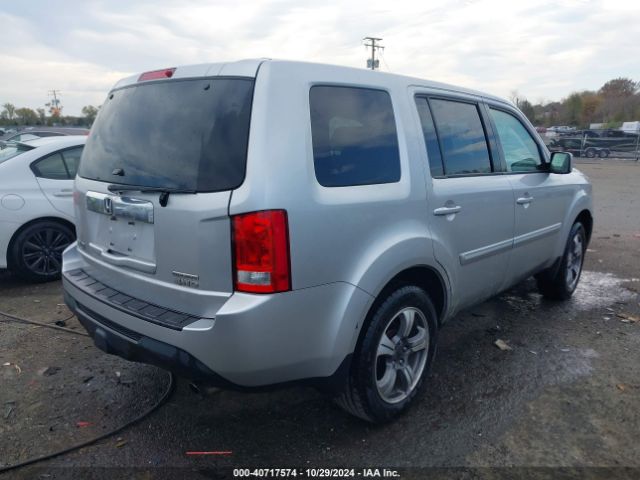 Photo 3 VIN: 5FNYF4H33FB077141 - HONDA PILOT 