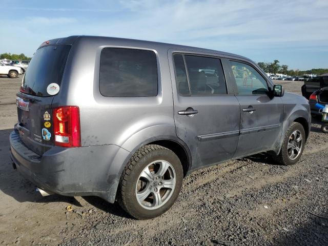 Photo 2 VIN: 5FNYF4H35FB017328 - HONDA PILOT SE 