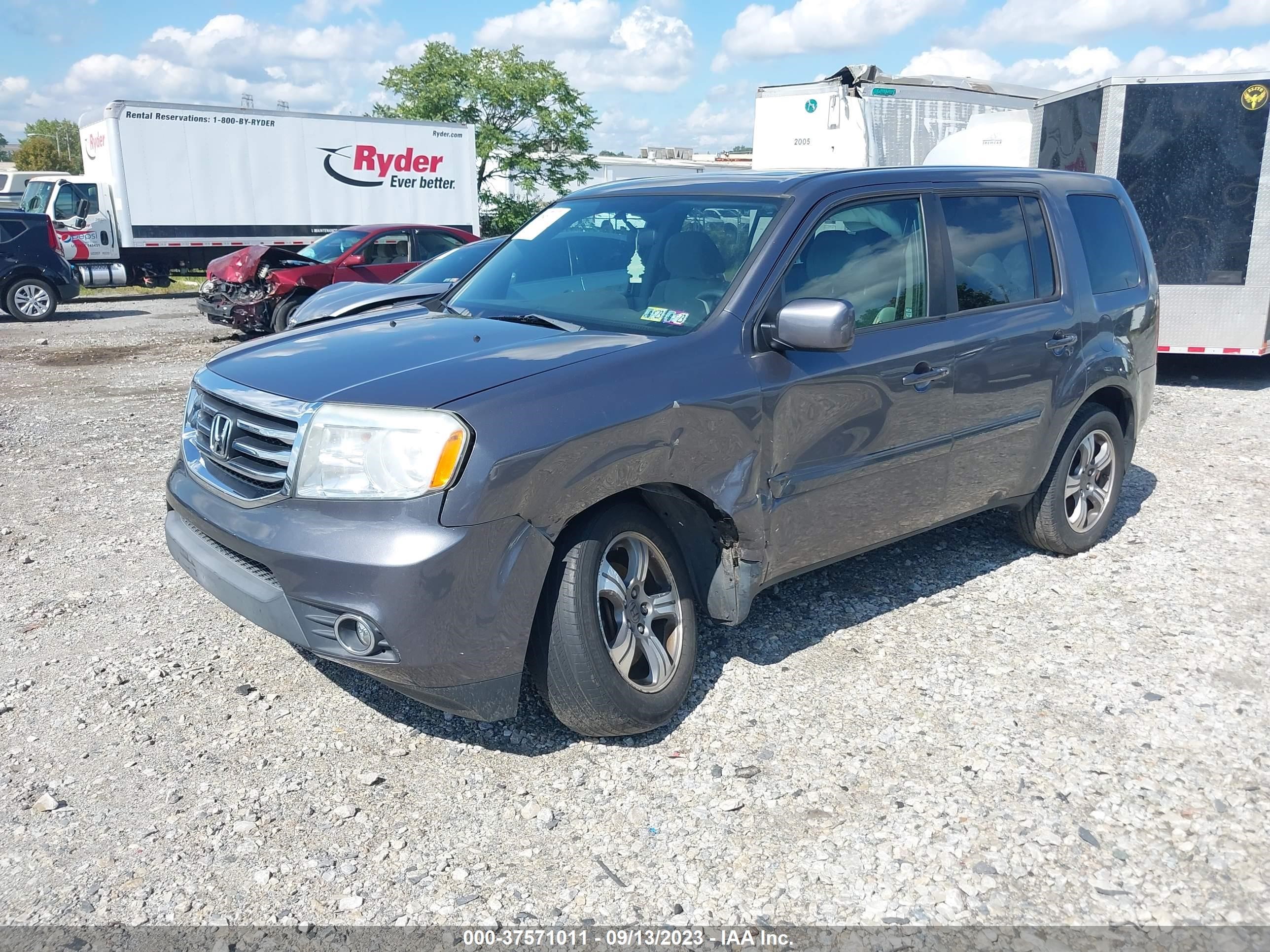 Photo 1 VIN: 5FNYF4H36FB007035 - HONDA PILOT 