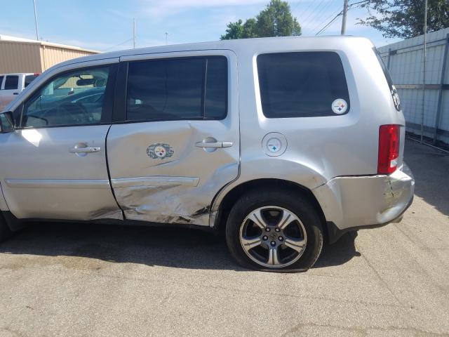 Photo 8 VIN: 5FNYF4H39FB010009 - HONDA PILOT SE 