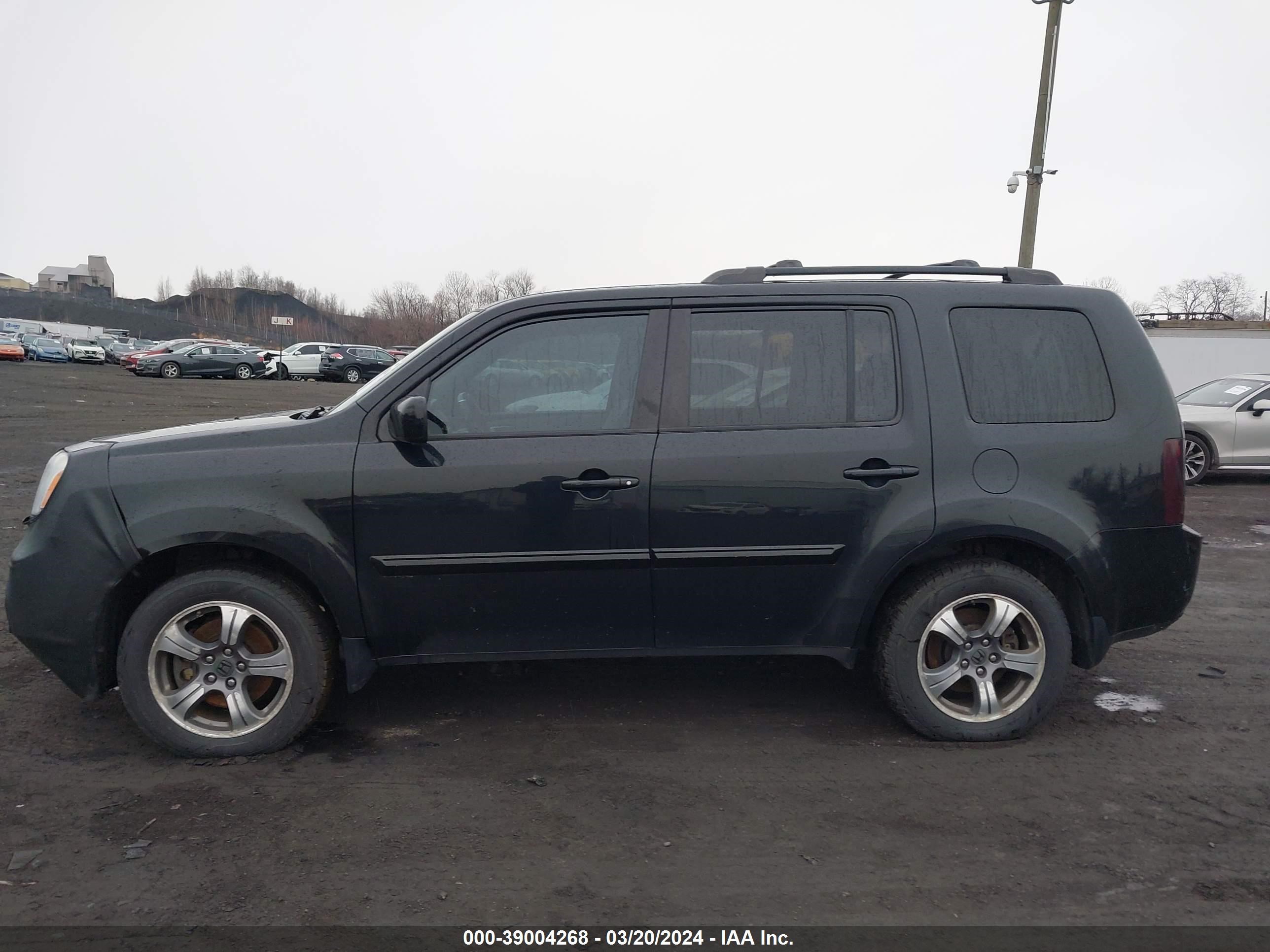 Photo 13 VIN: 5FNYF4H39FB043432 - HONDA PILOT 