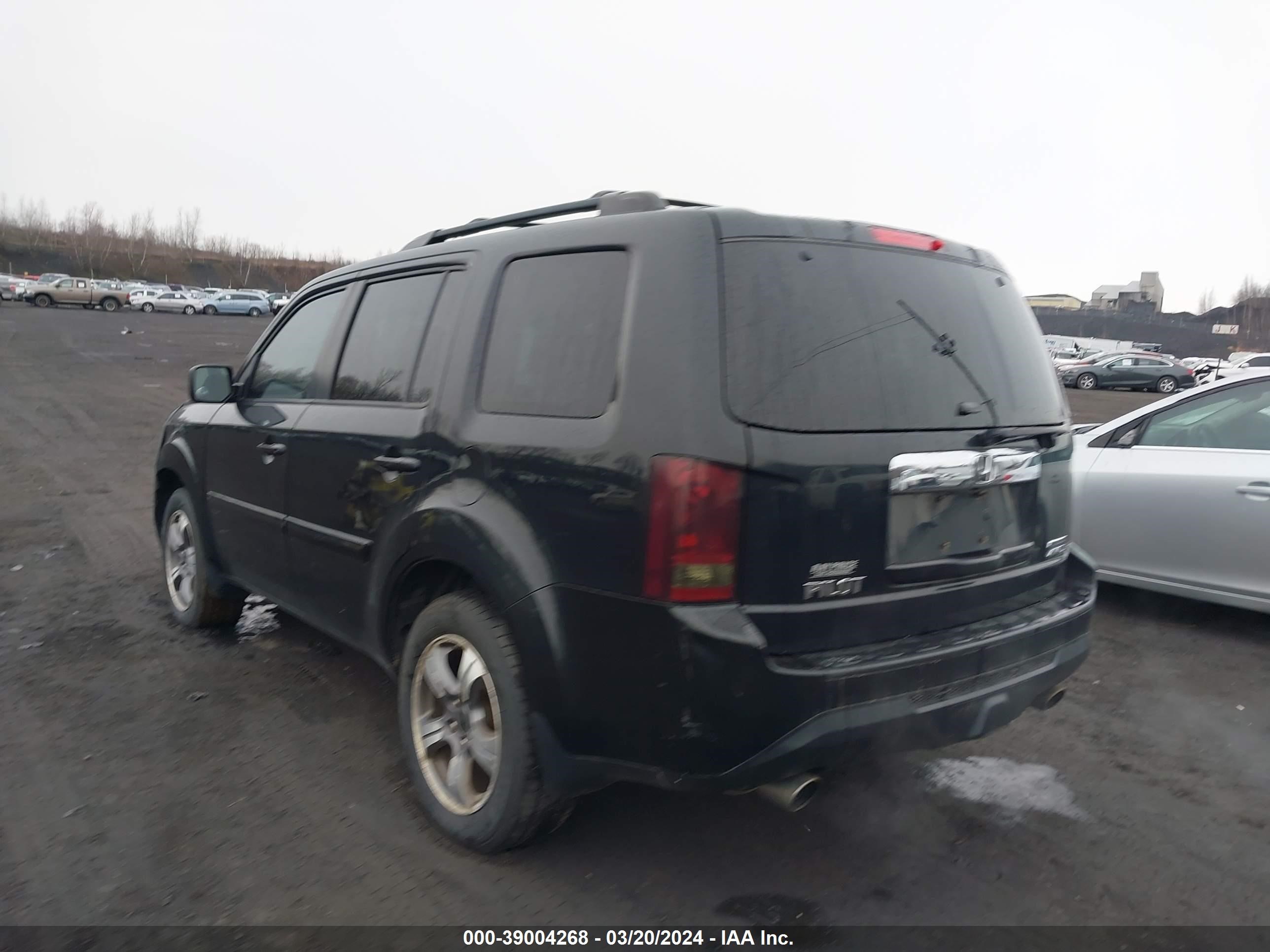 Photo 2 VIN: 5FNYF4H39FB043432 - HONDA PILOT 