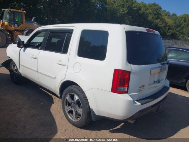 Photo 2 VIN: 5FNYF4H39FB046945 - HONDA PILOT 