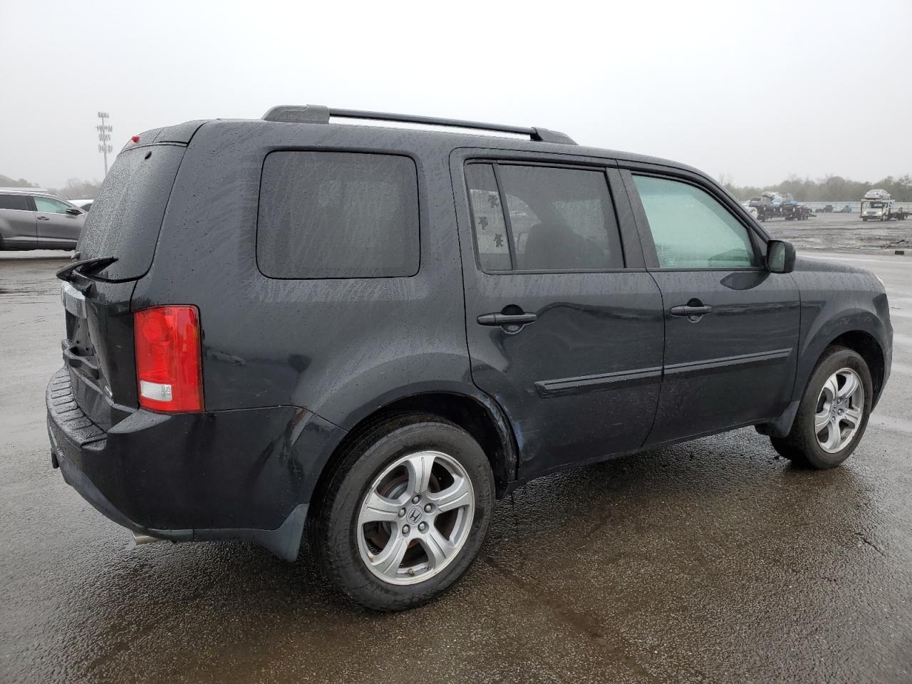 Photo 2 VIN: 5FNYF4H44CB062071 - HONDA PILOT 