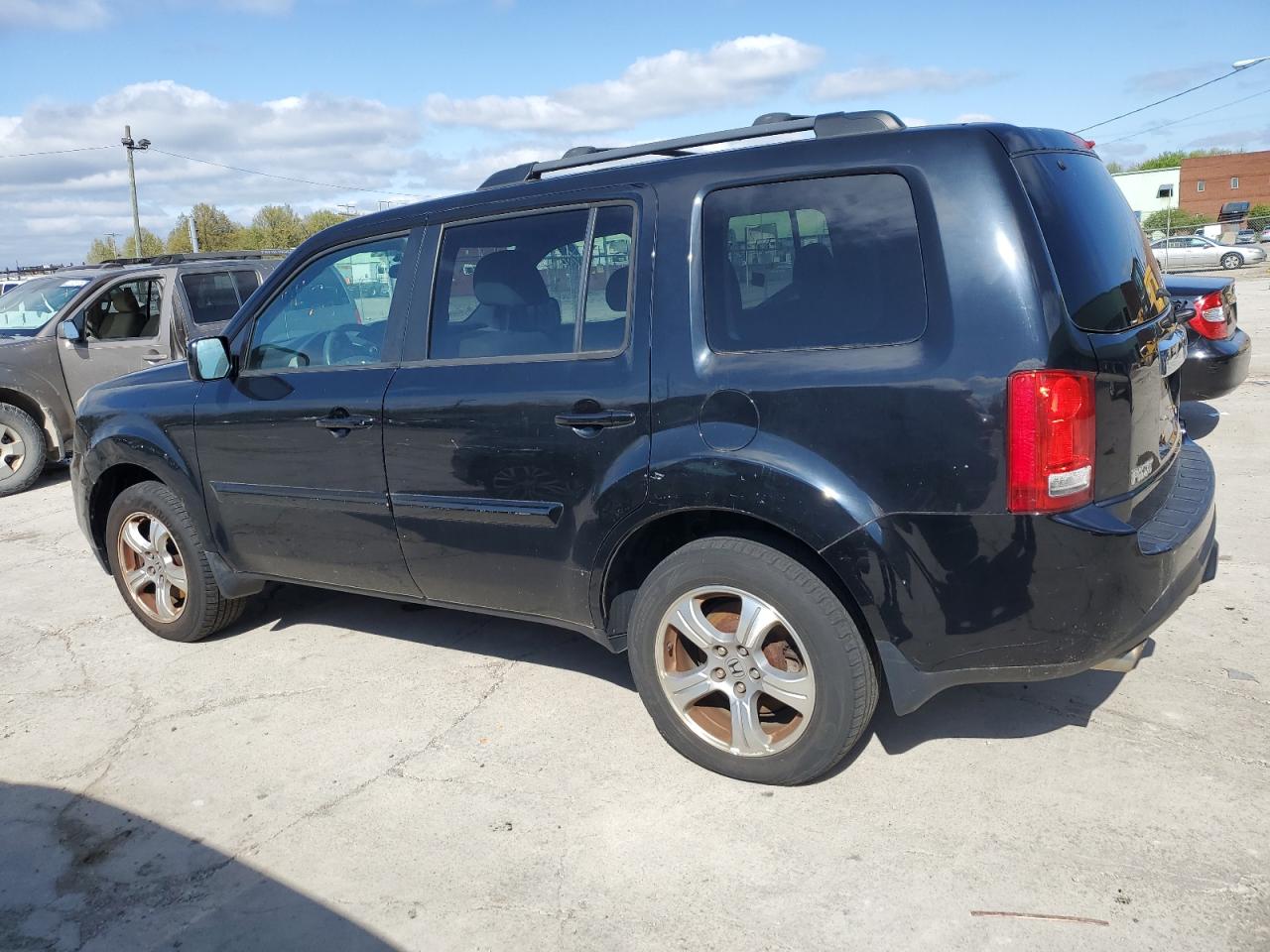 Photo 1 VIN: 5FNYF4H45DB075168 - HONDA PILOT 