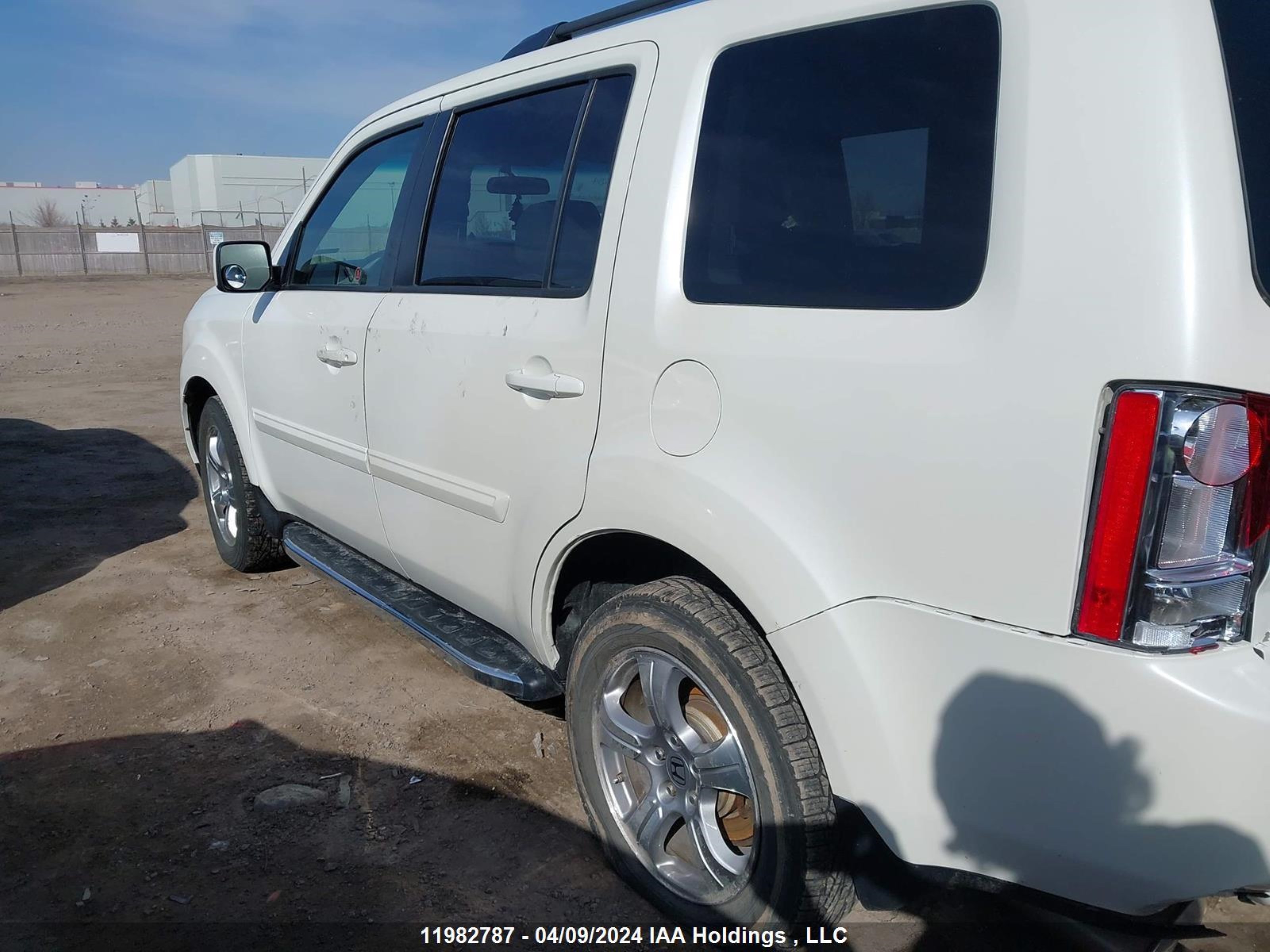 Photo 13 VIN: 5FNYF4H45DB503384 - HONDA PILOT 