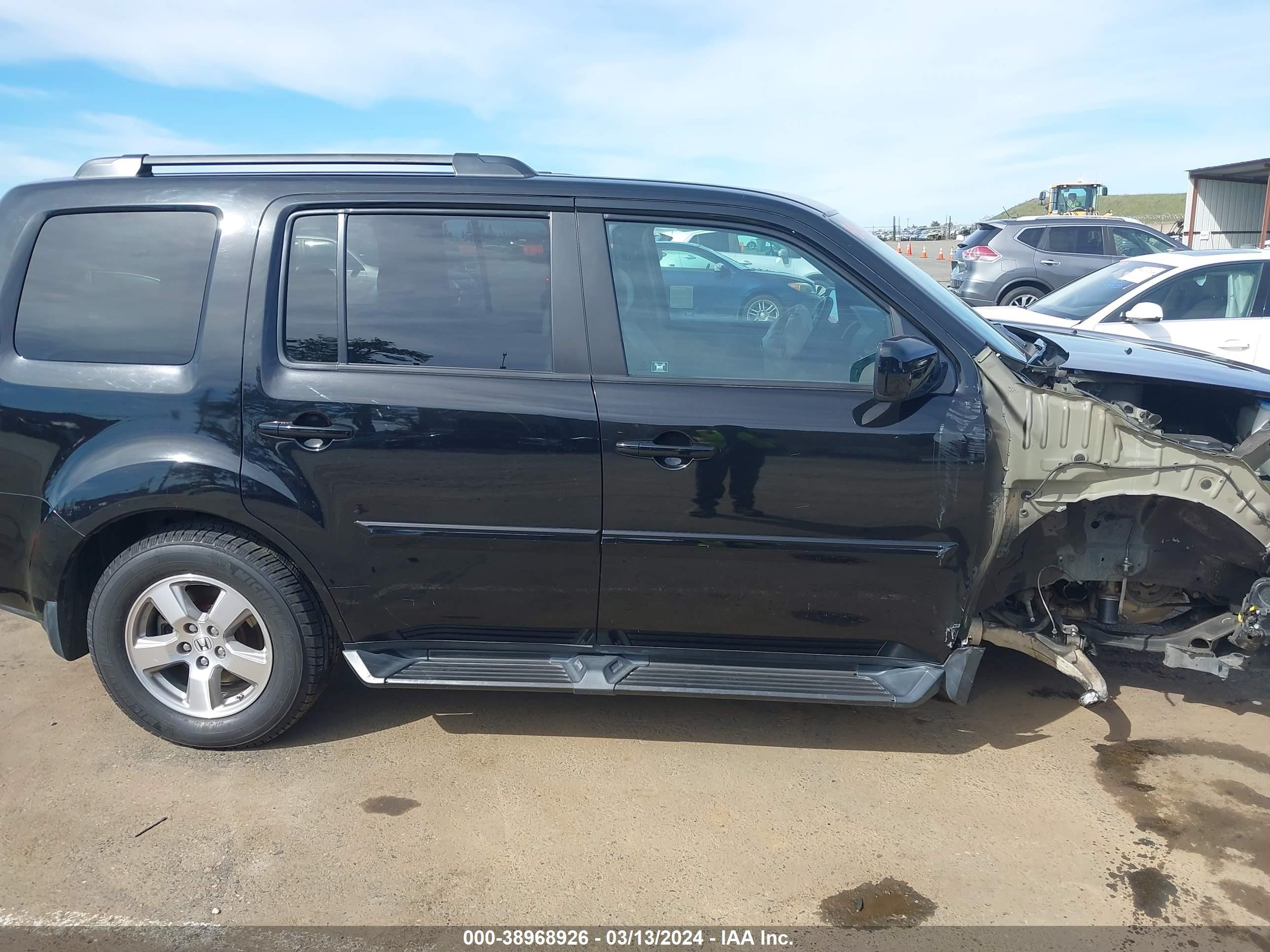 Photo 13 VIN: 5FNYF4H46BB024307 - HONDA PILOT 