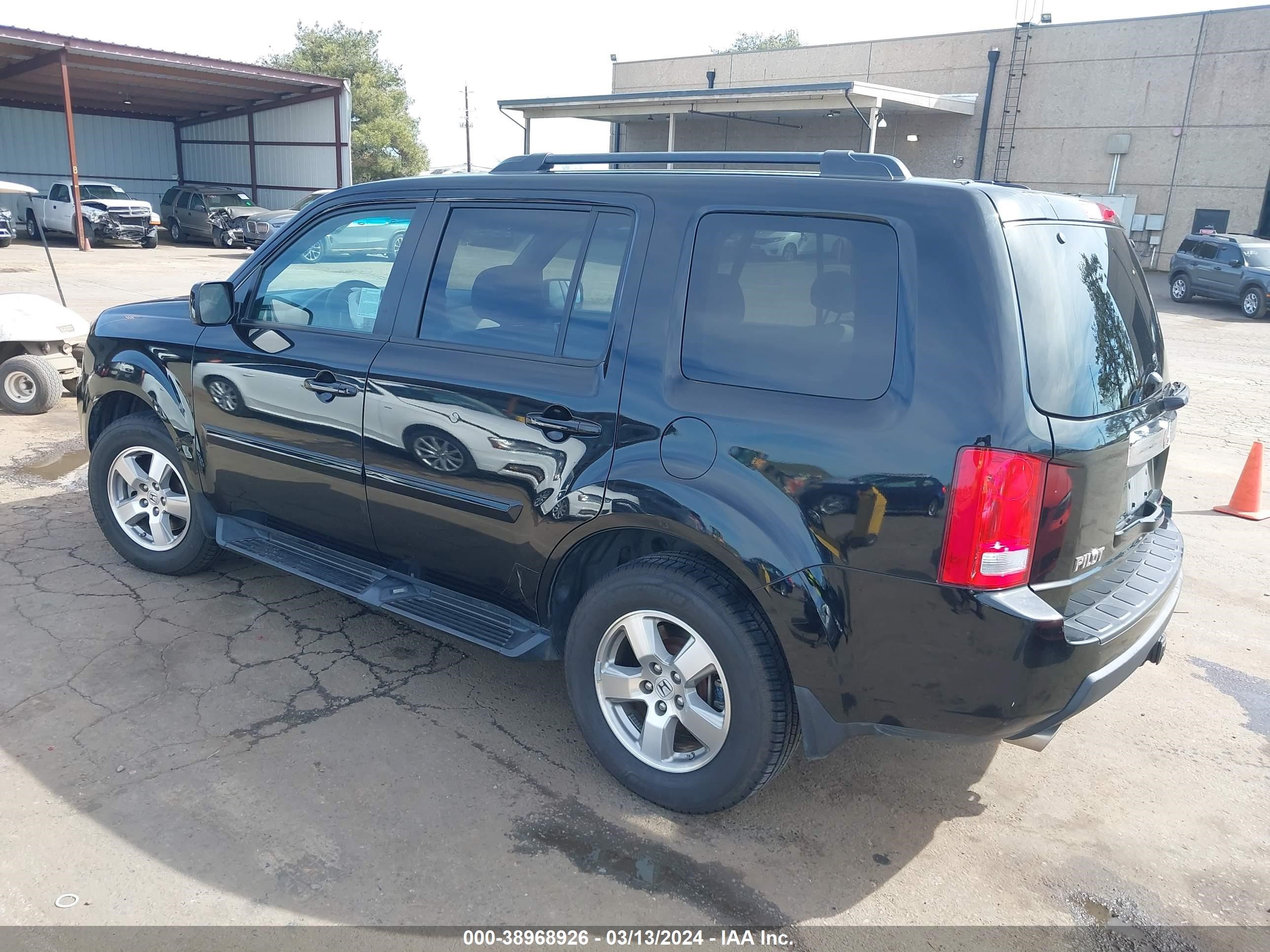 Photo 2 VIN: 5FNYF4H46BB024307 - HONDA PILOT 