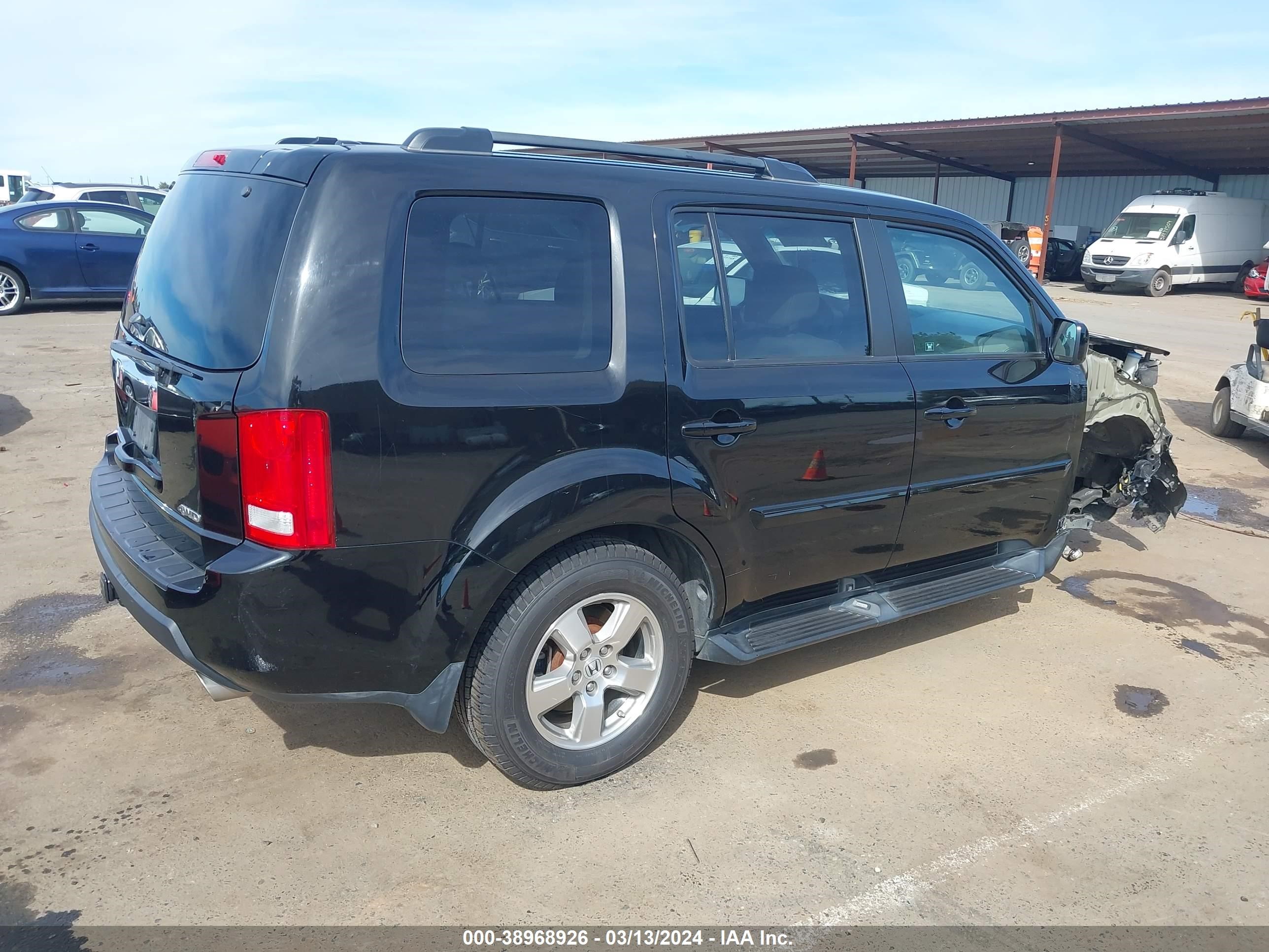 Photo 3 VIN: 5FNYF4H46BB024307 - HONDA PILOT 