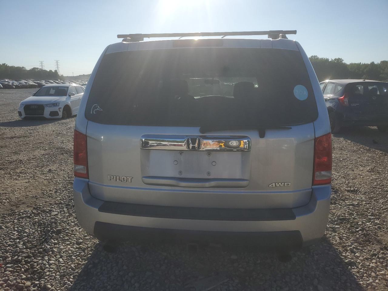 Photo 18 VIN: 5FNYF4H47AB012696 - HONDA PILOT EX 
