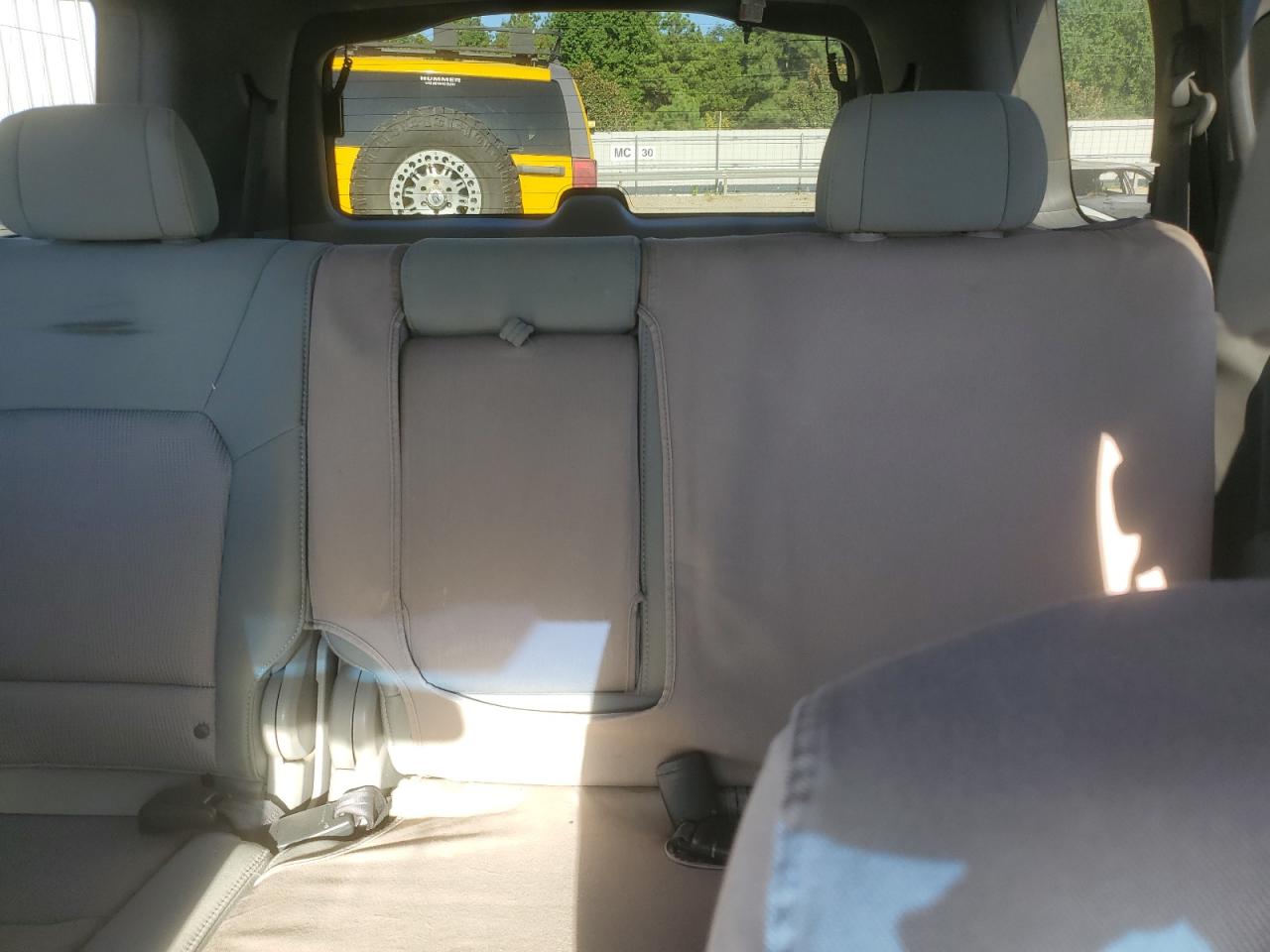 Photo 22 VIN: 5FNYF4H47AB012696 - HONDA PILOT EX 