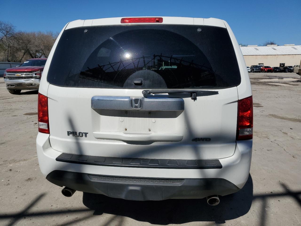 Photo 5 VIN: 5FNYF4H47FB051702 - HONDA PILOT 