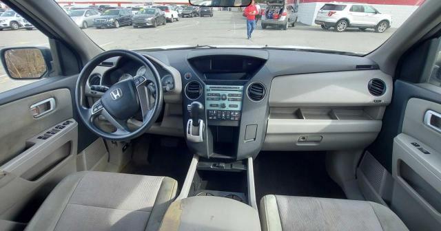 Photo 8 VIN: 5FNYF4H4XBB048156 - HONDA PILOT EX 