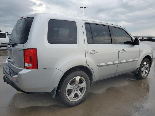 Photo 2 VIN: 5FNYF4H4XDB027441 - HONDA PILOT EX 