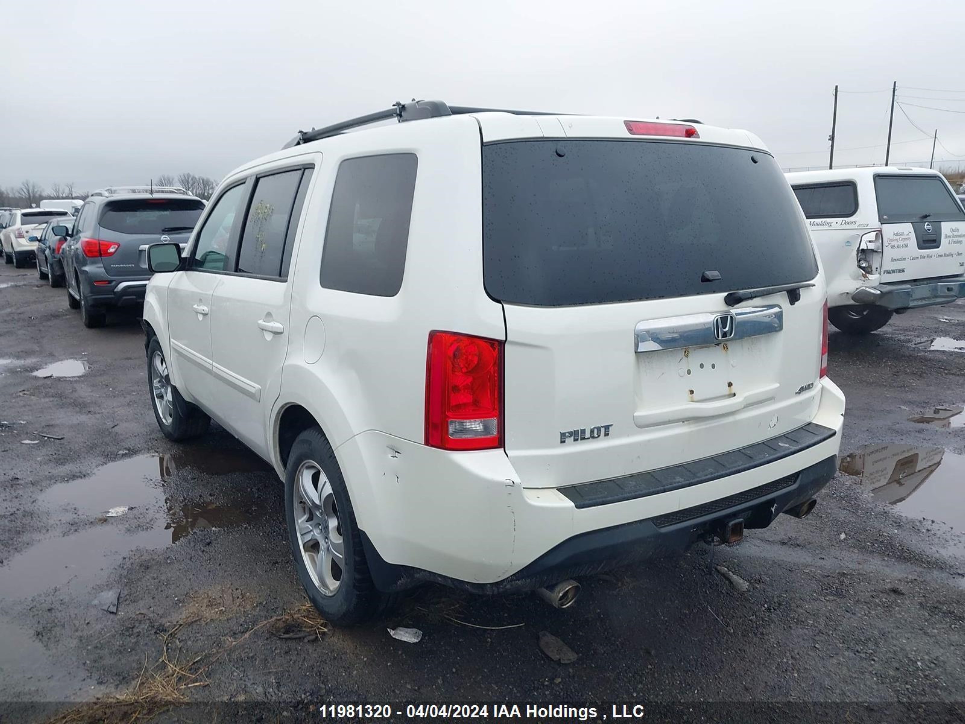 Photo 2 VIN: 5FNYF4H50EB505196 - HONDA PILOT 