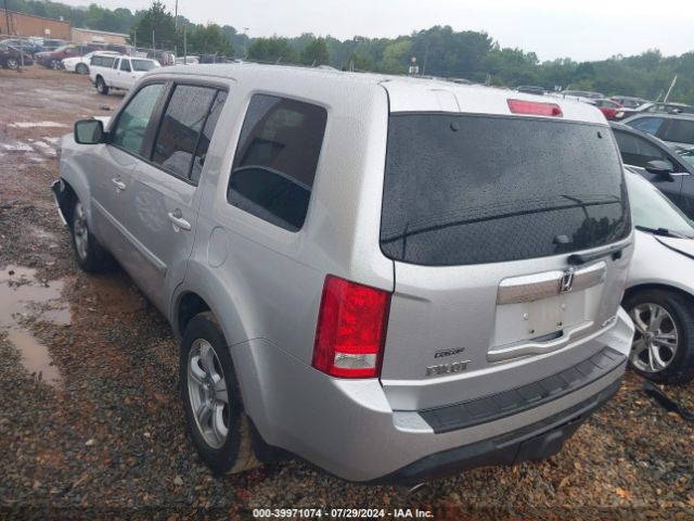 Photo 2 VIN: 5FNYF4H50FB005413 - HONDA PILOT 