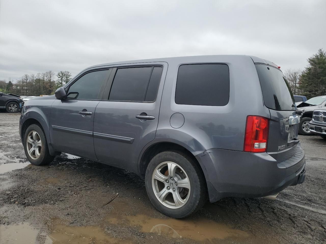 Photo 1 VIN: 5FNYF4H50FB007355 - HONDA PILOT 