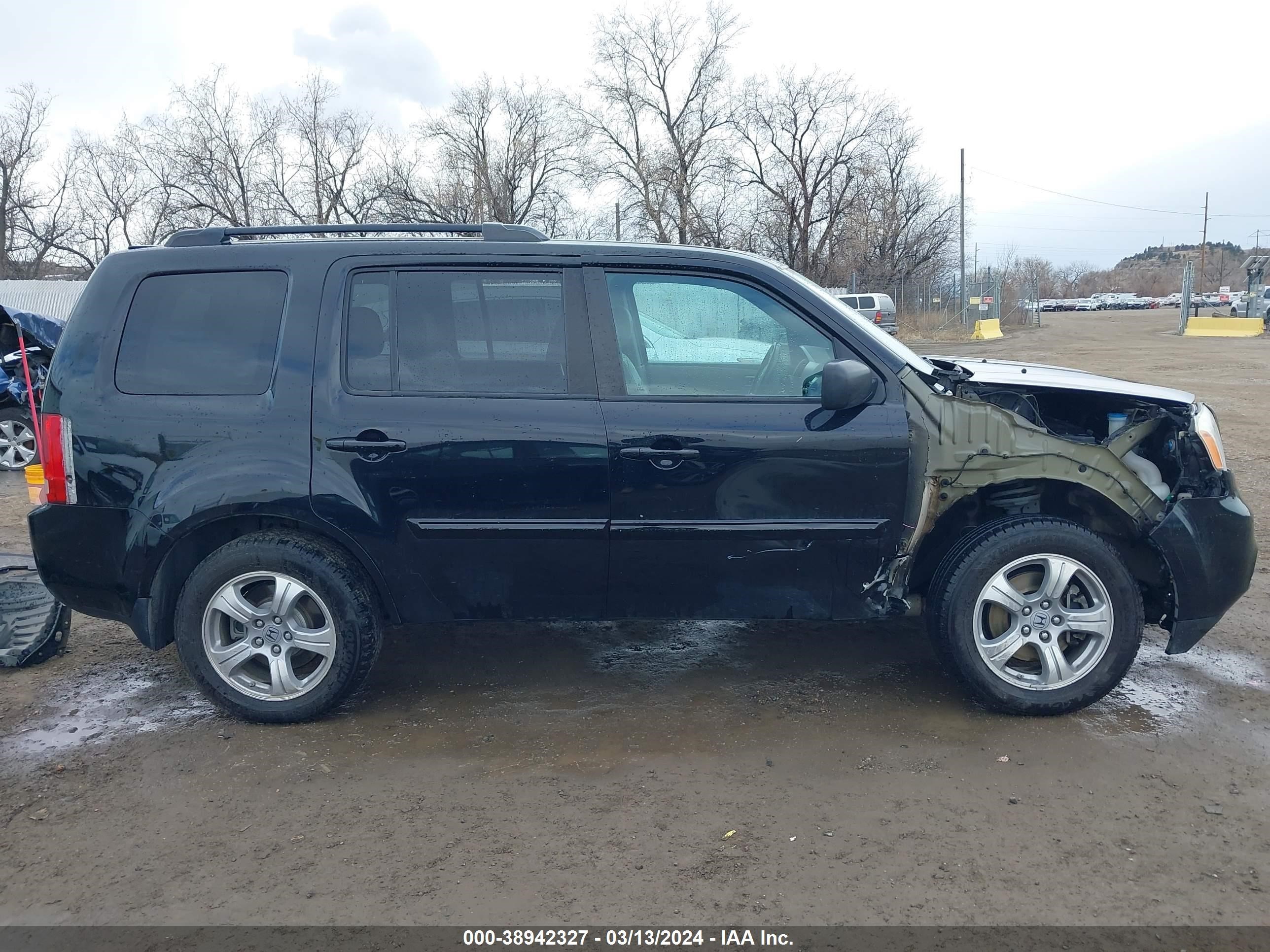 Photo 13 VIN: 5FNYF4H50FB024995 - HONDA PILOT 