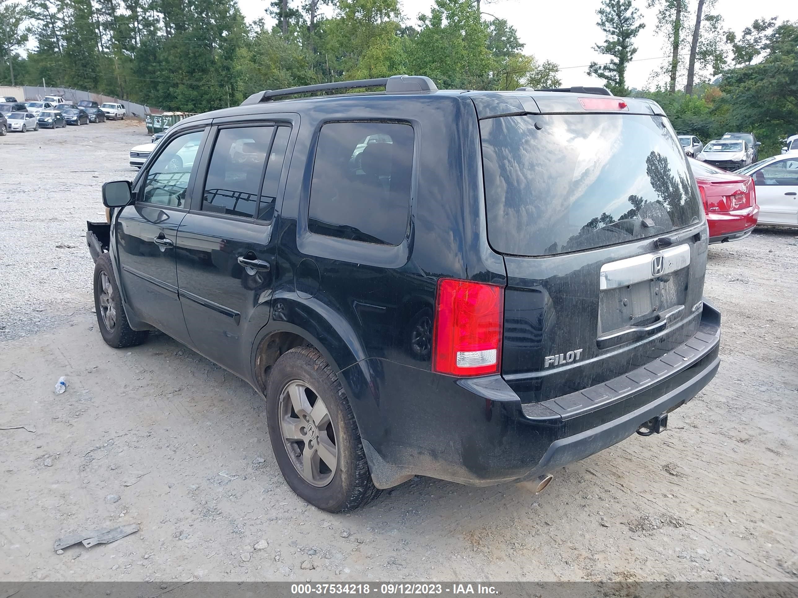 Photo 2 VIN: 5FNYF4H51BB069843 - HONDA PILOT 