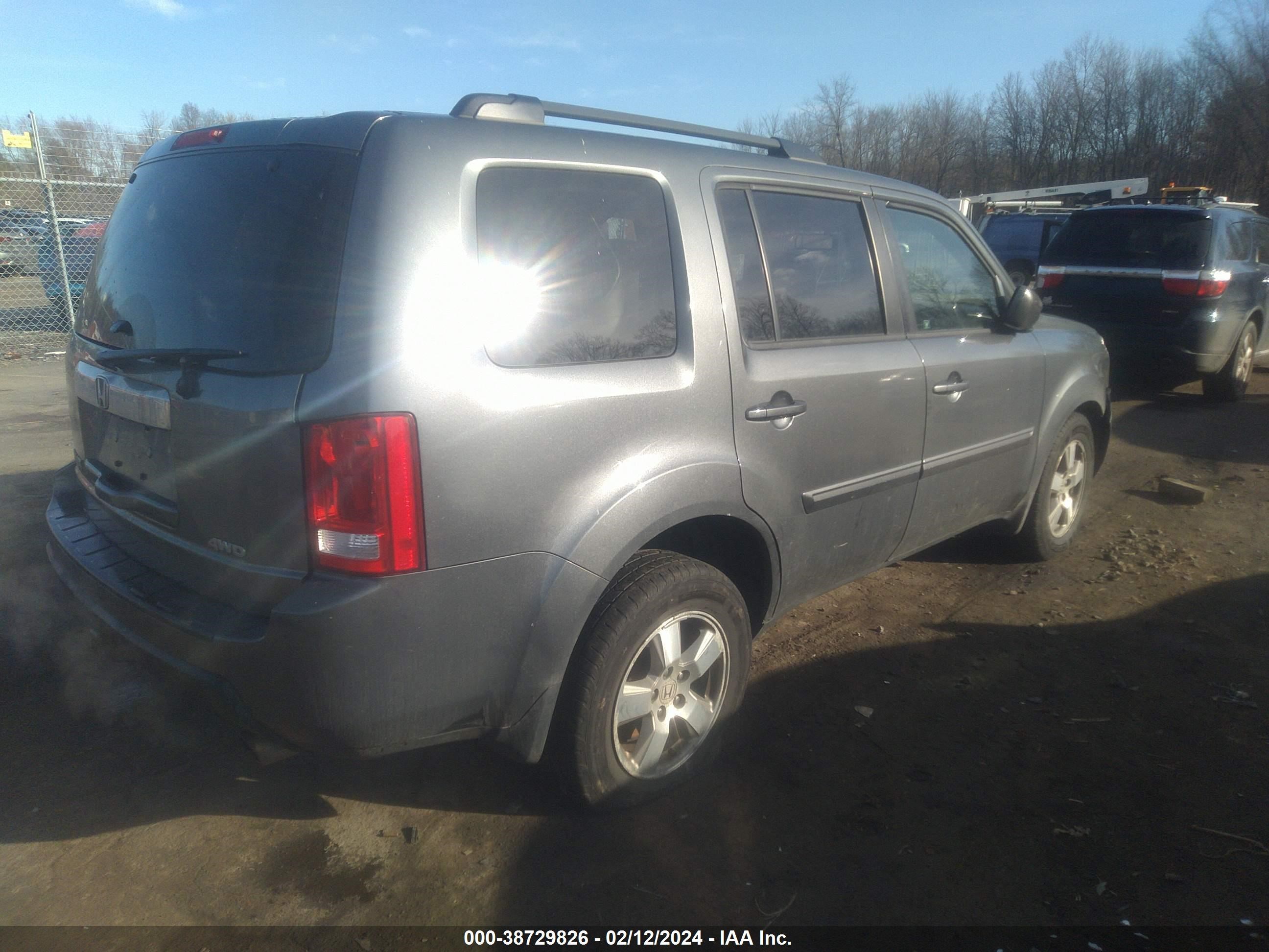 Photo 3 VIN: 5FNYF4H52BB009232 - HONDA PILOT 