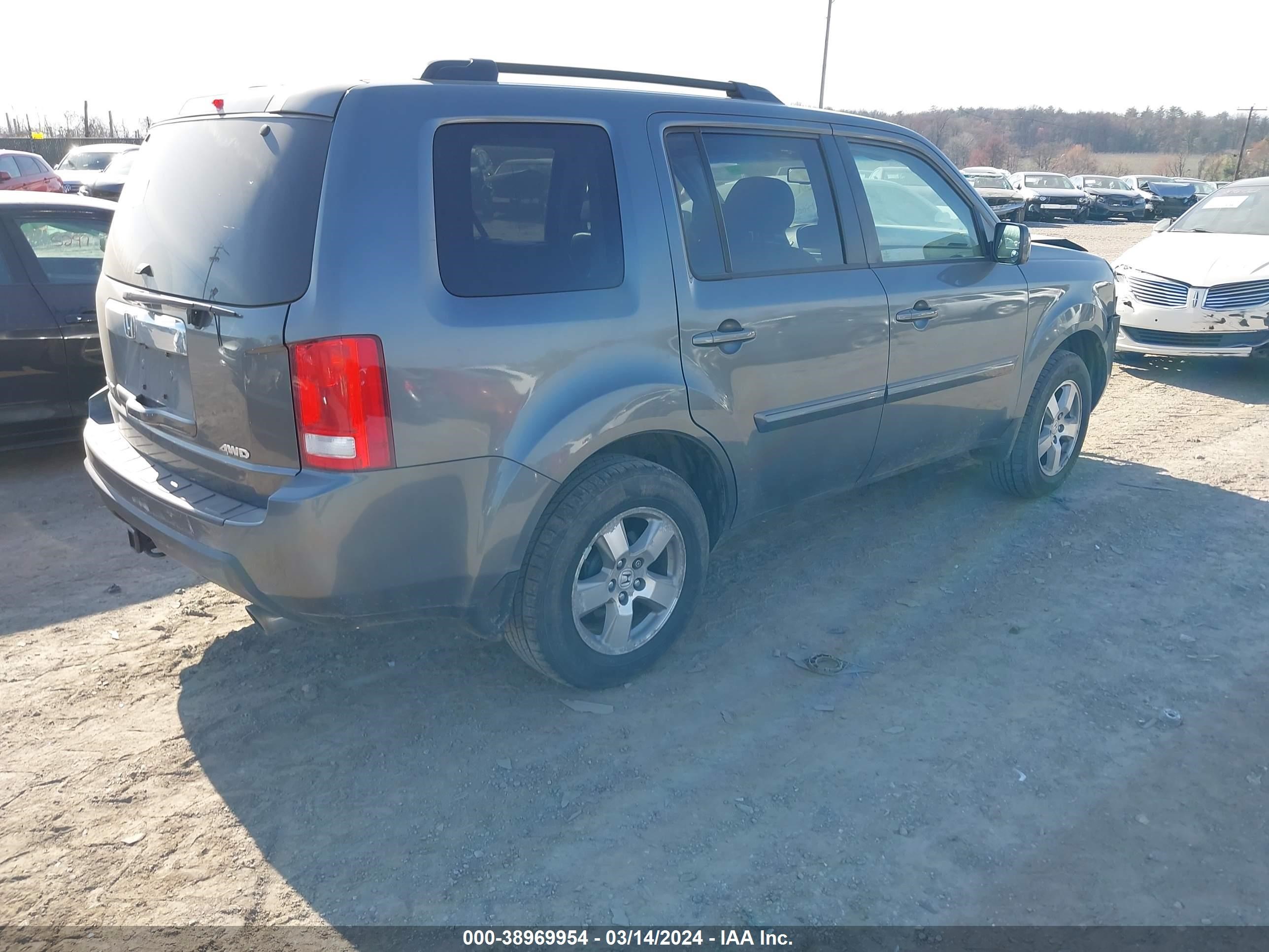 Photo 3 VIN: 5FNYF4H53BB093268 - HONDA PILOT 