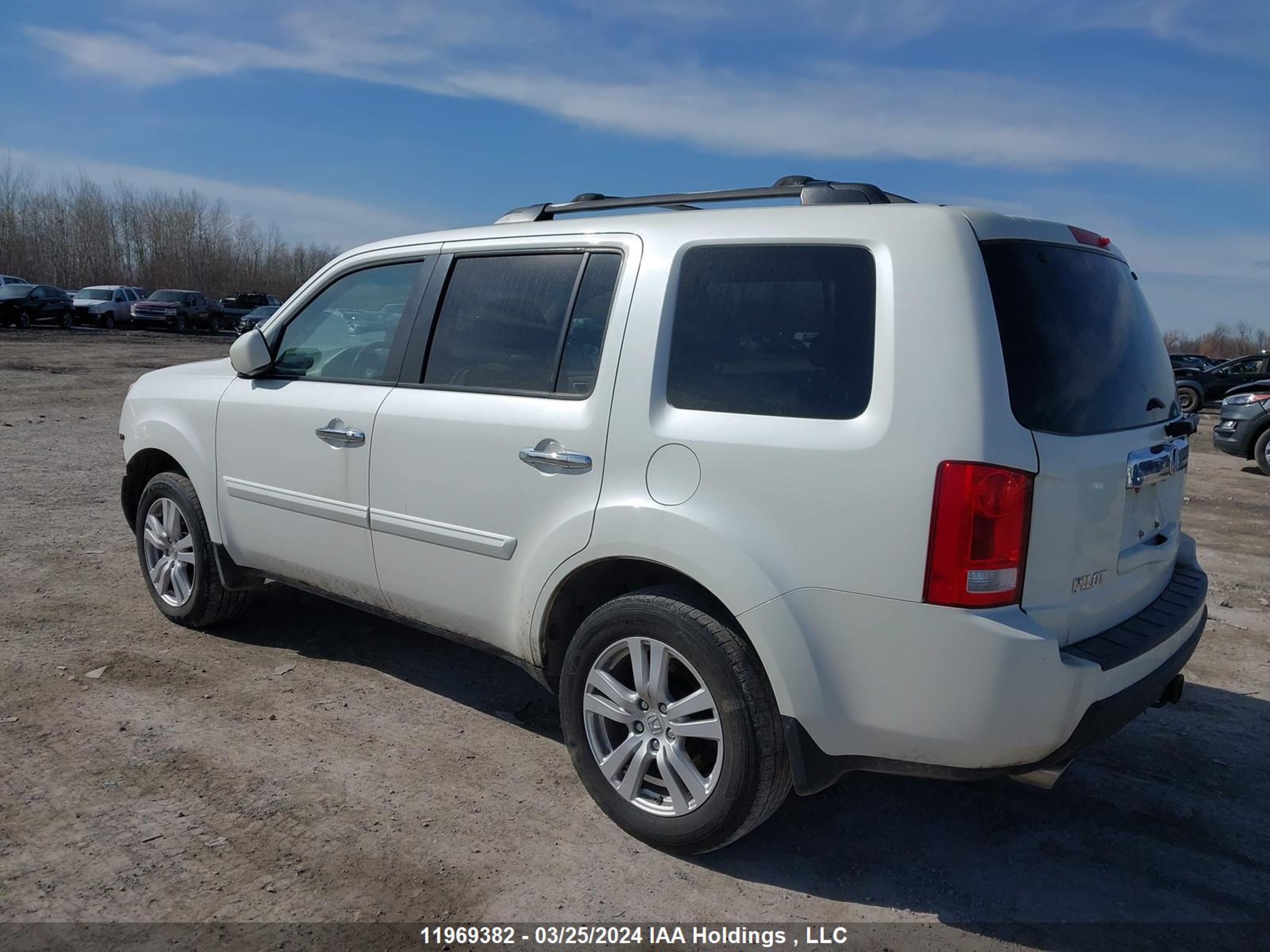 Photo 2 VIN: 5FNYF4H53BB502305 - HONDA PILOT 