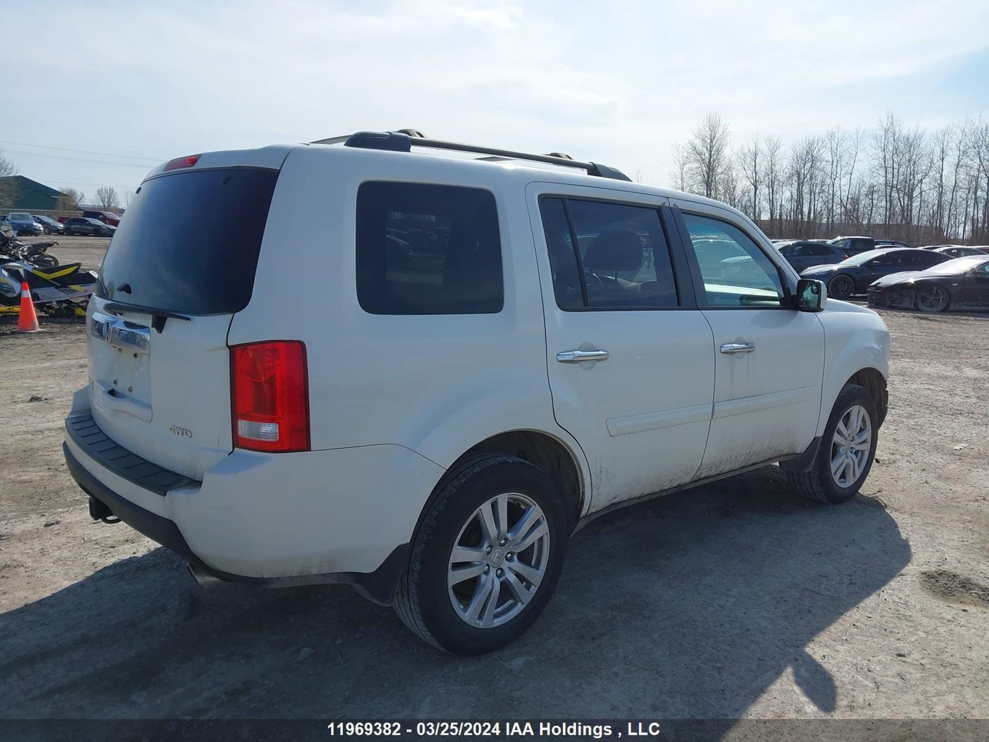 Photo 3 VIN: 5FNYF4H53BB502305 - HONDA PILOT 