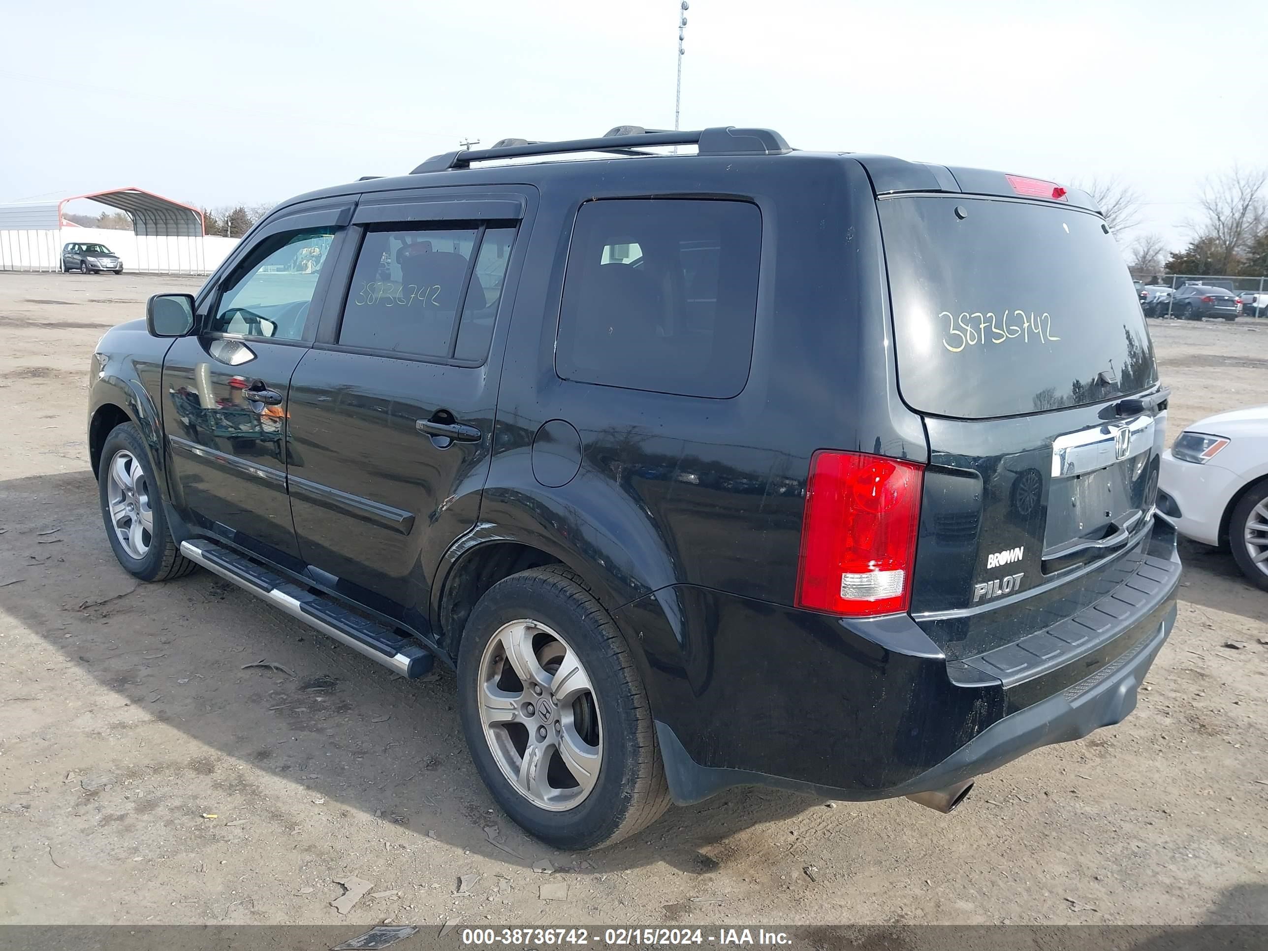 Photo 2 VIN: 5FNYF4H53CB068579 - HONDA PILOT 