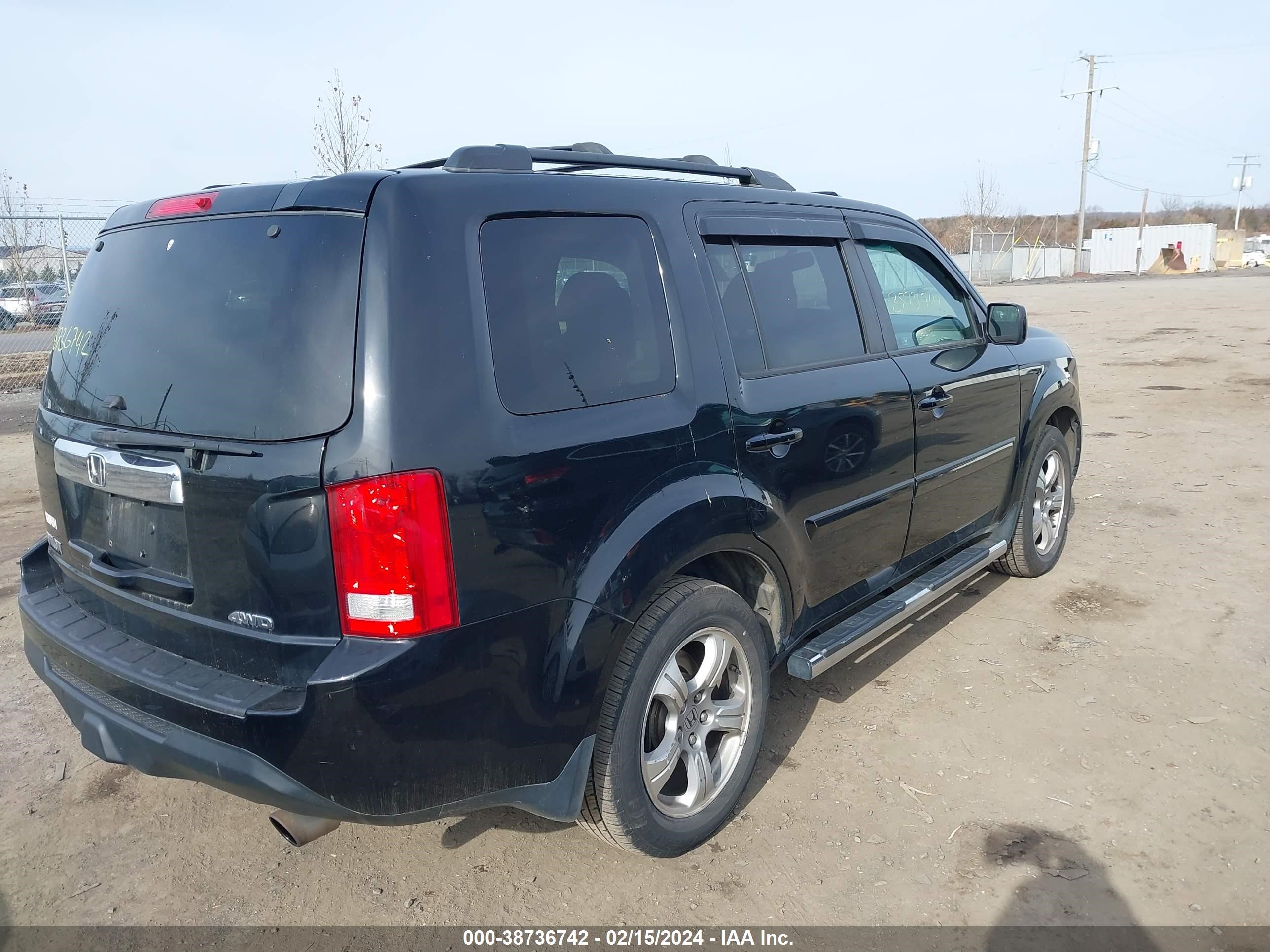 Photo 3 VIN: 5FNYF4H53CB068579 - HONDA PILOT 