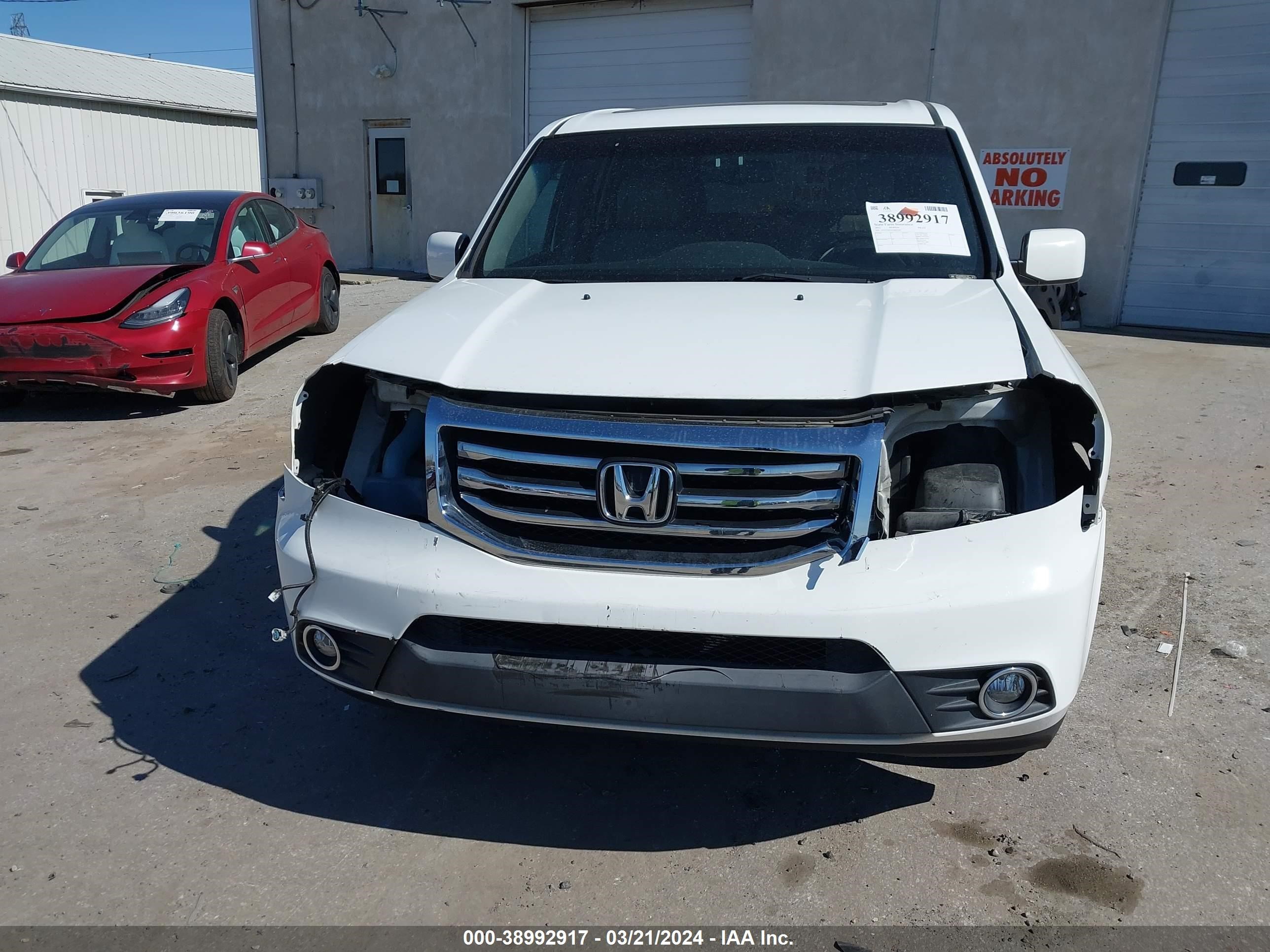 Photo 12 VIN: 5FNYF4H53CB069103 - HONDA PILOT 