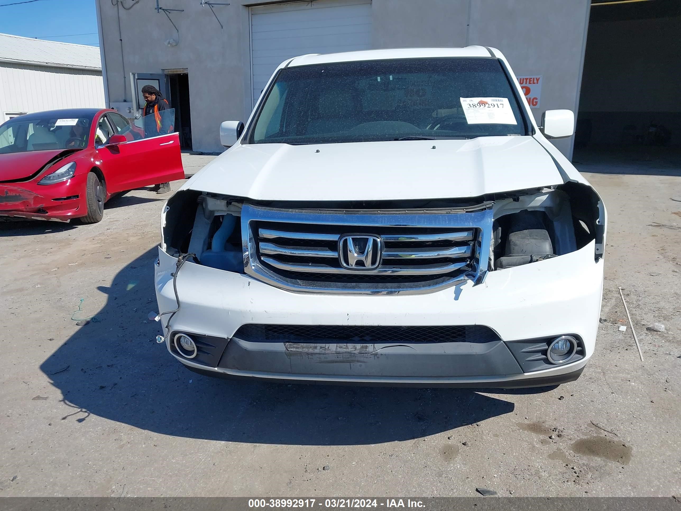 Photo 5 VIN: 5FNYF4H53CB069103 - HONDA PILOT 